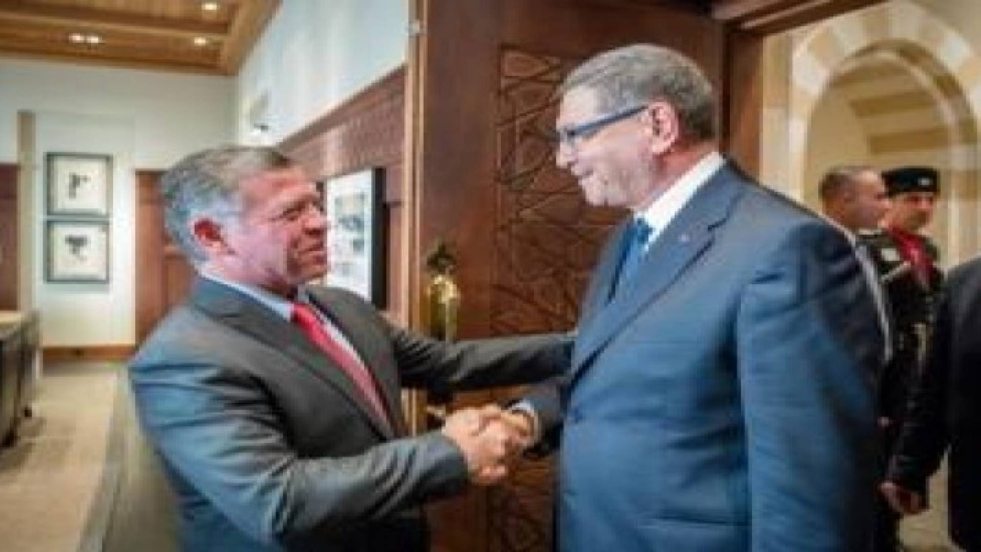 الملك يؤكد حرص الأردن على دعم أمن واستقرار تونس