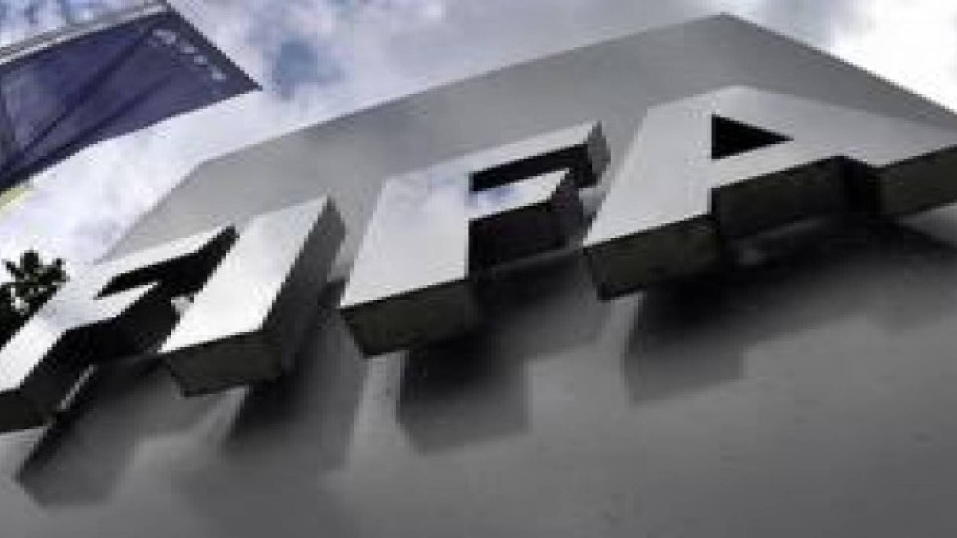 وفد من الفيفا يزور المنشآت الرياضية و الملاعب