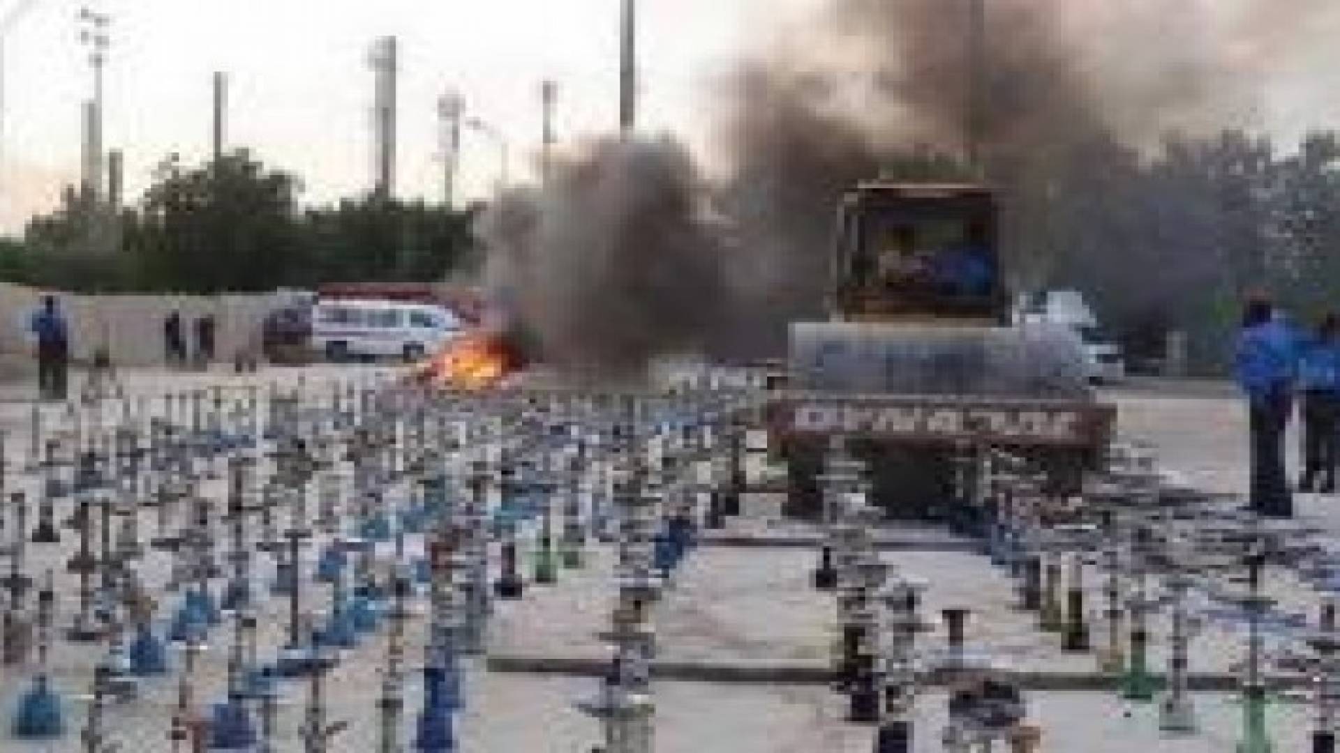 اتلاف نحو 8 آلاف أرجيلة في باكستان .. صور