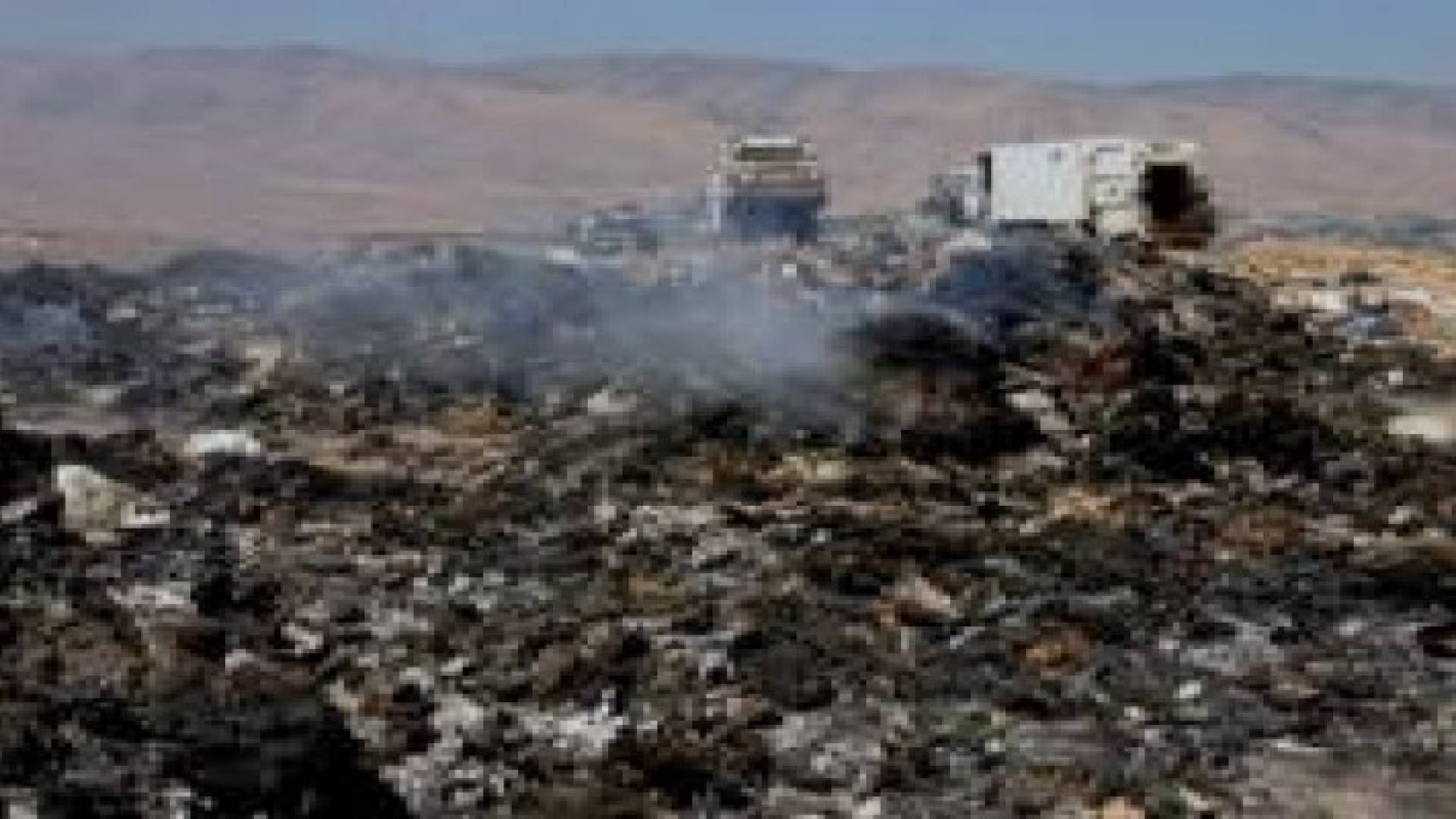 حريق في مكب نفايات خطرة في منطقة السواقة