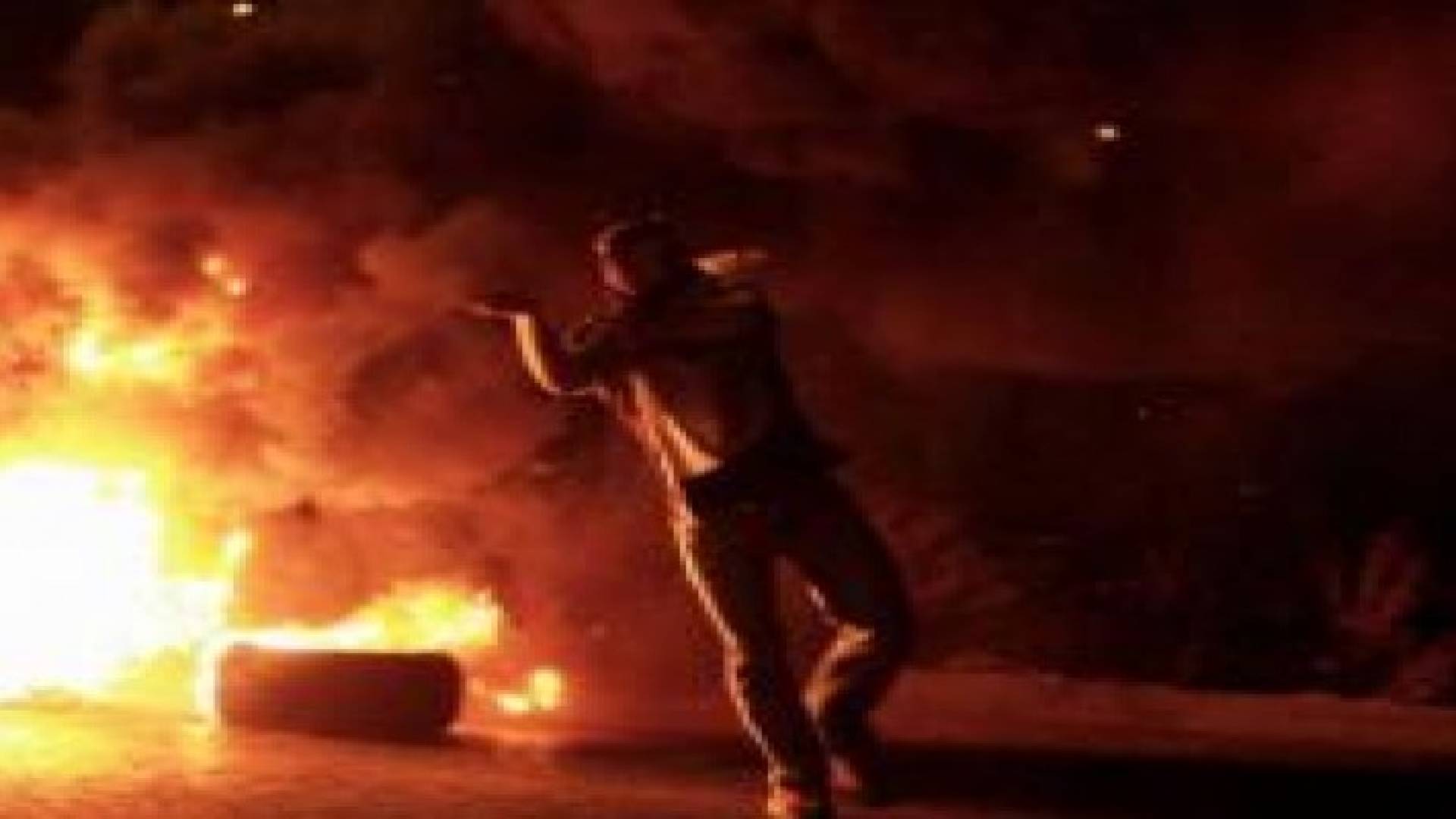 مواجهات عنيفة بطولكرم بعد اقتحامها