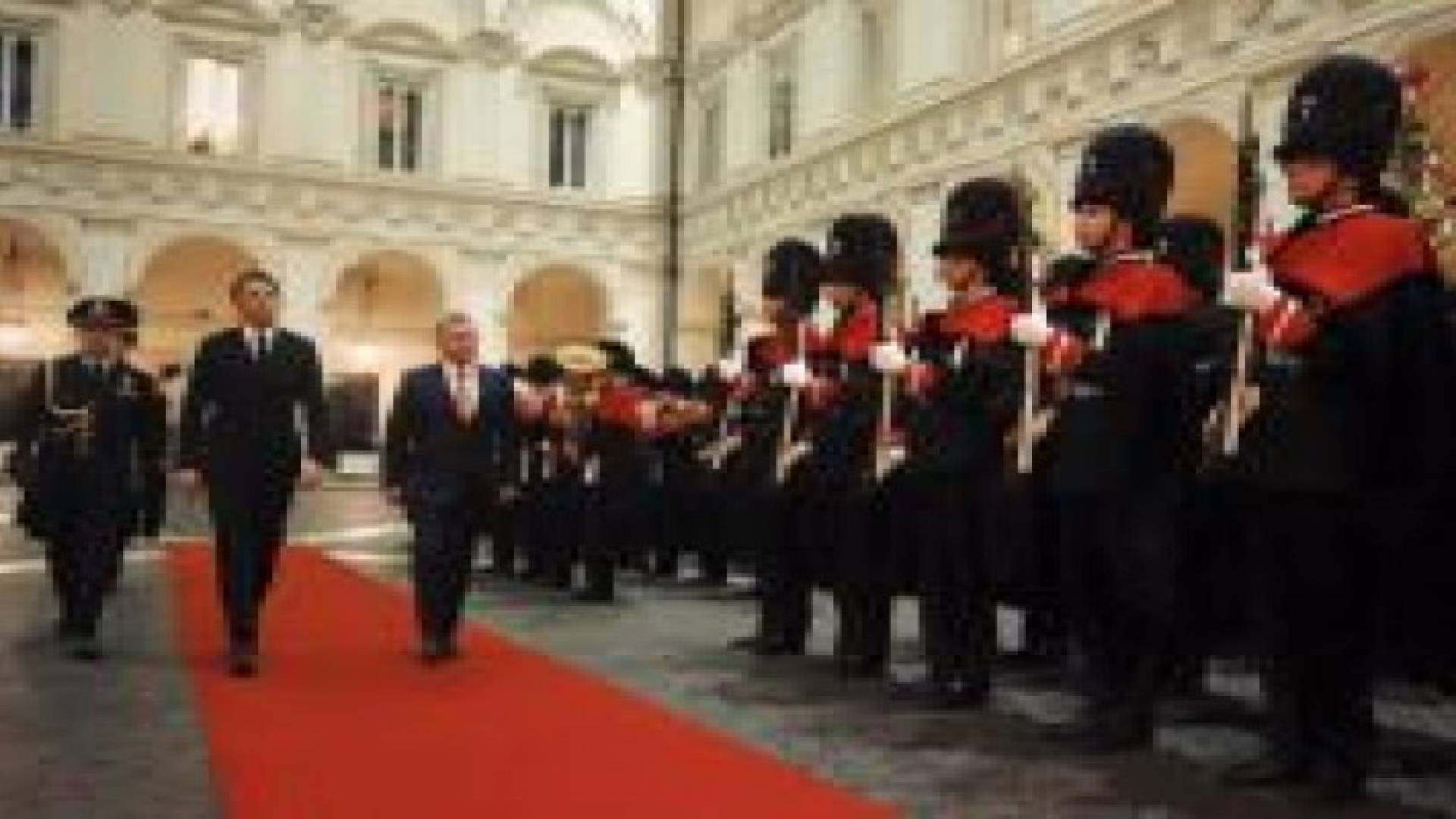 الملك يبحث في روما أوضاع الشرق الأوسط وجهود محاربة الإرهاب