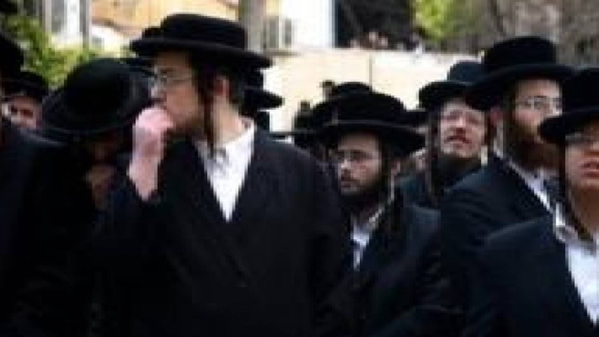 مستوطنون متطرفون يعتدون على طالبات ومعلمات في الخليل