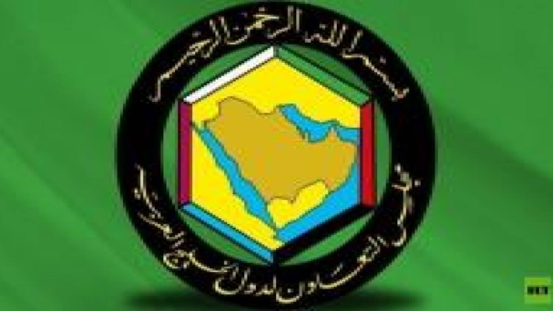 القمة الخليجية تدعو إلى مؤتمر دولي لإعادة إعمار اليمن