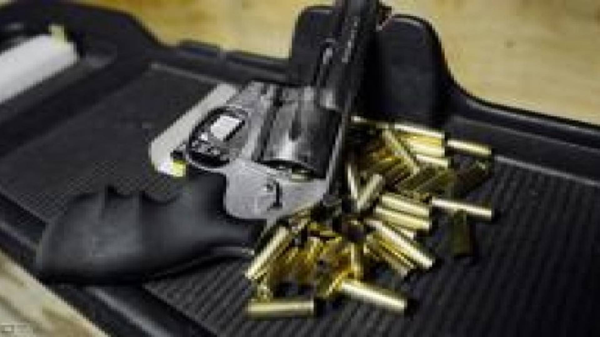 الجزائر تصادر أسلحة جرى تهريبها من ليبيا