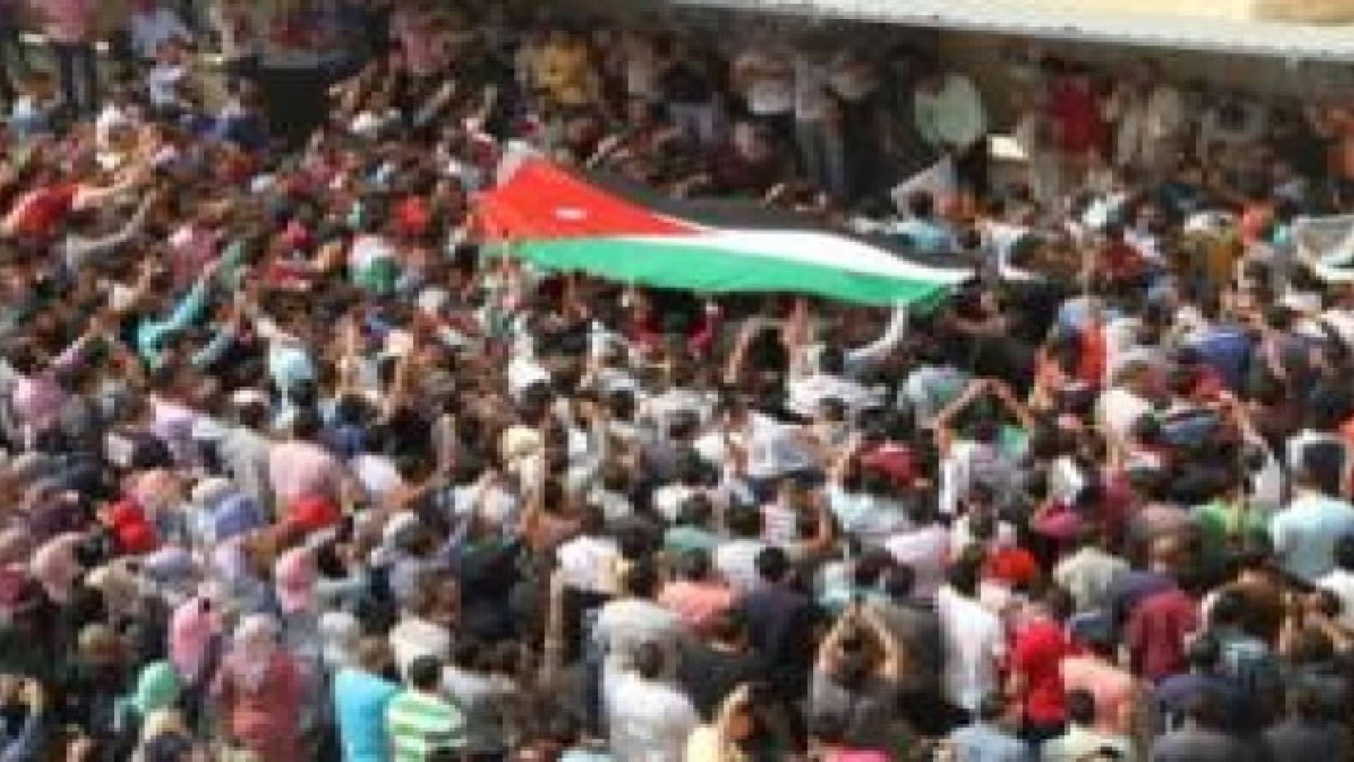 مسيرة في الزرقاء نصرة للشعب الفلسطيني