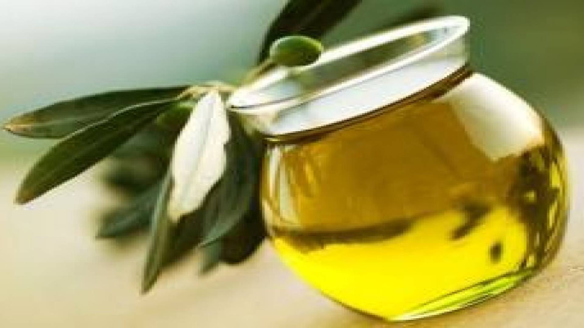 الارشاد الزراعي : لا علاقة بين جودة الزيت ولونه