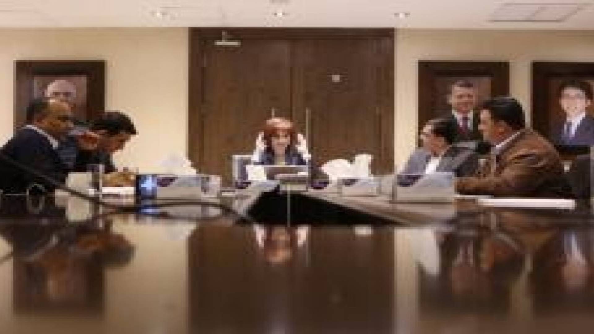 ساعة حوارية نظمتها الوزارة للتواصل بين الوزيرة و المواطنين عبر شبكة التدوينات المصغرة " تويتر