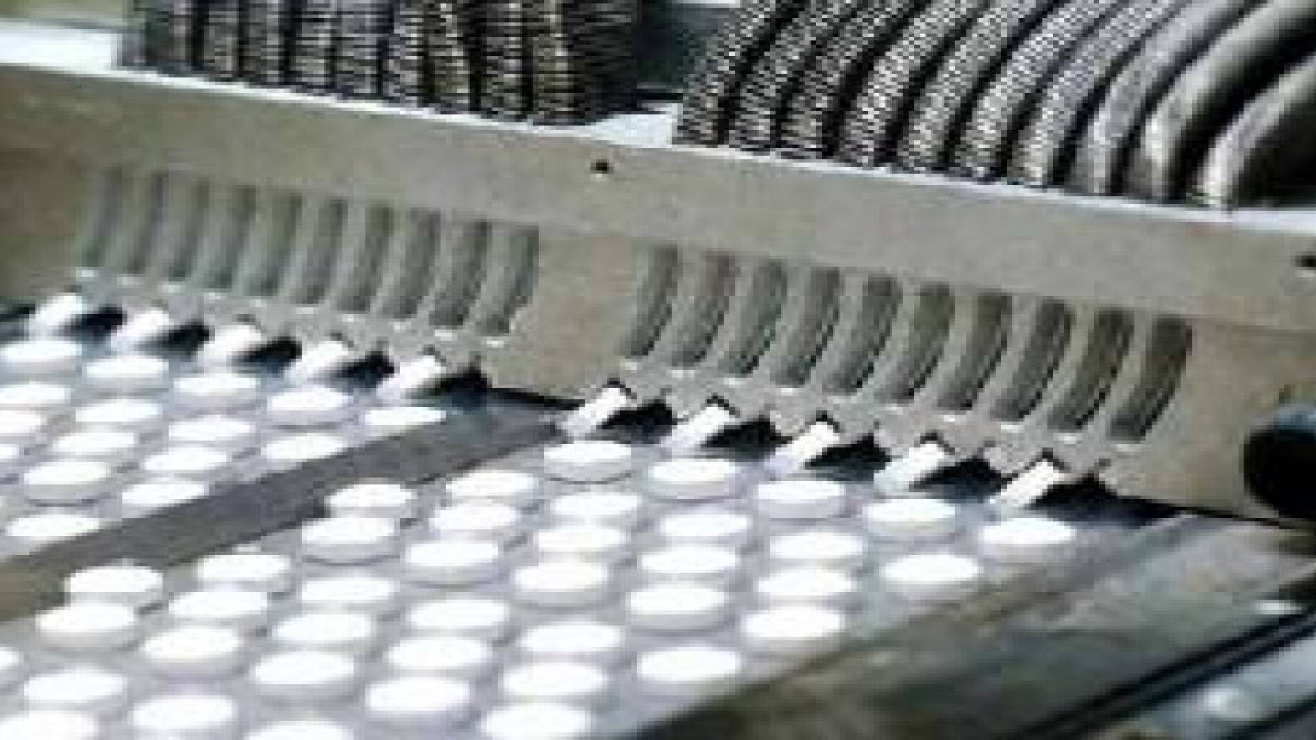 الحكومة توافق على مشروع نظام ترخيص مصانع الادوية بشروط