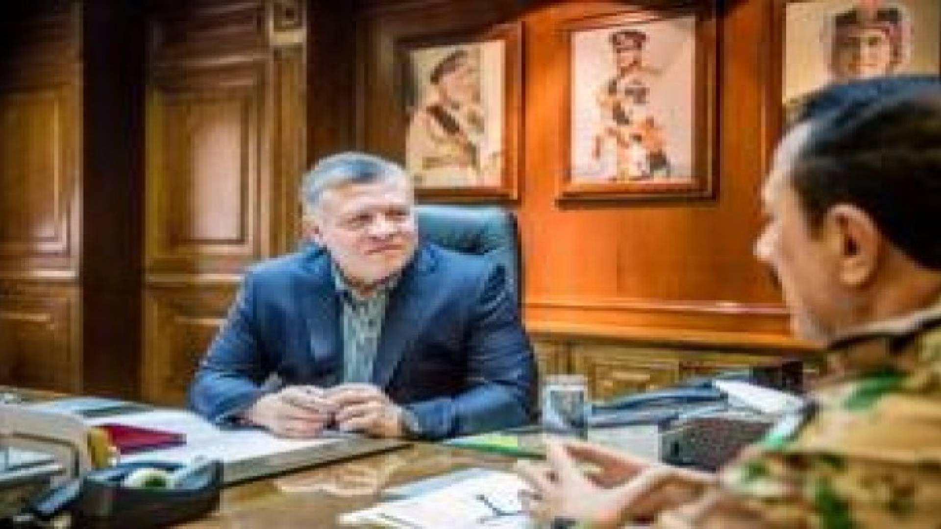 الملك يزور القيادة العامة للقوات المسلحة