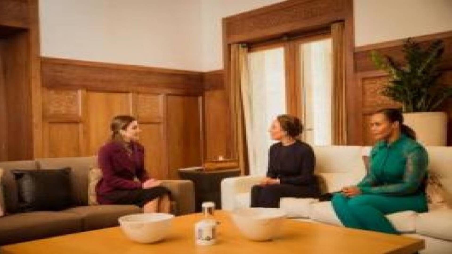 الملكة رانيا تلتقي السيدة الاولى لجمهورية الغابون