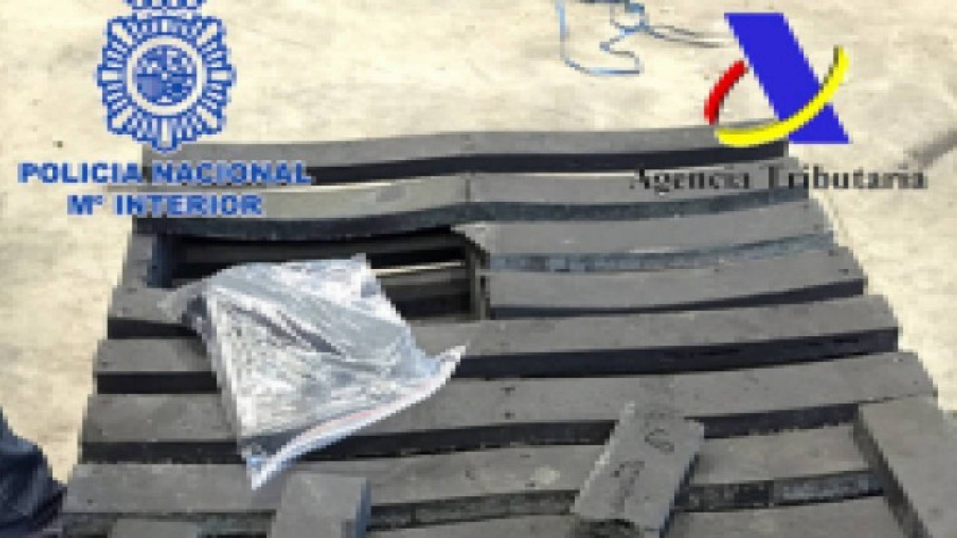 أغرب طريق لتهريب الكوكايين !!