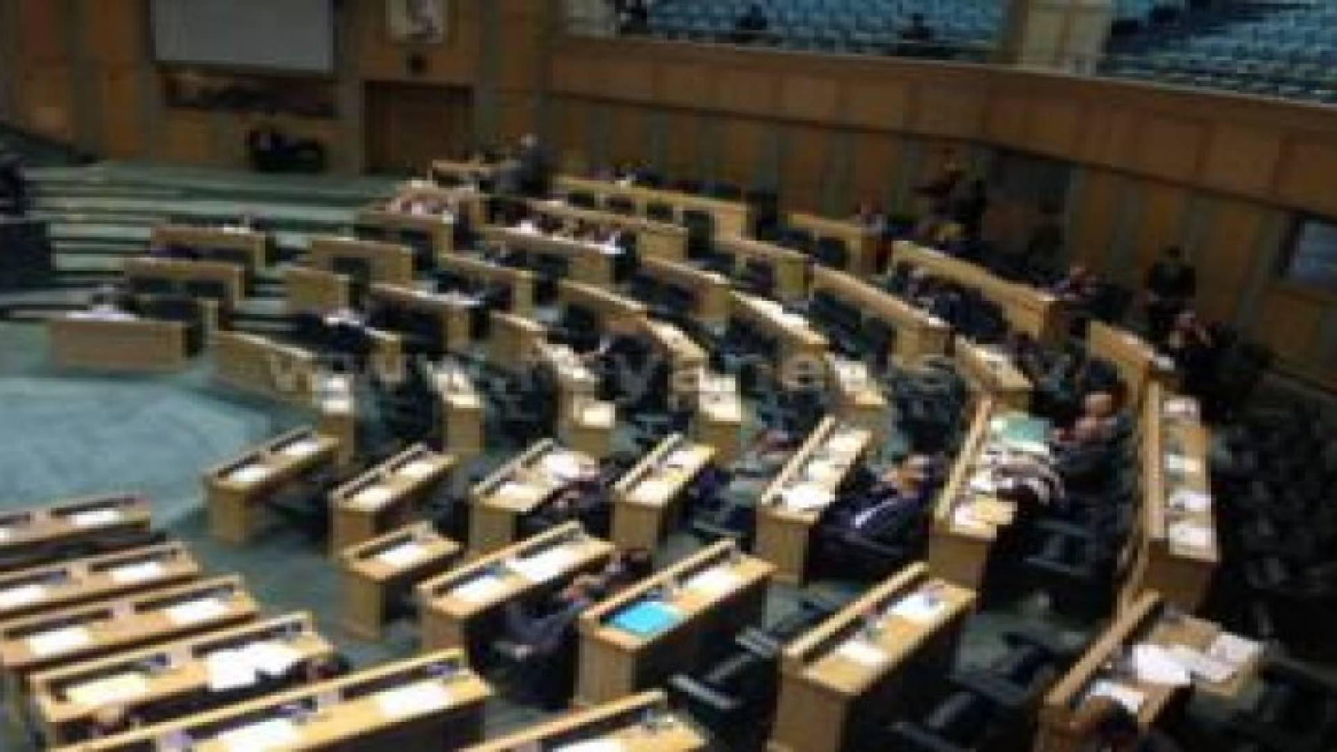 اللجنة المالية النيابية تبدأ مناقشة مشروع موازنة 2016