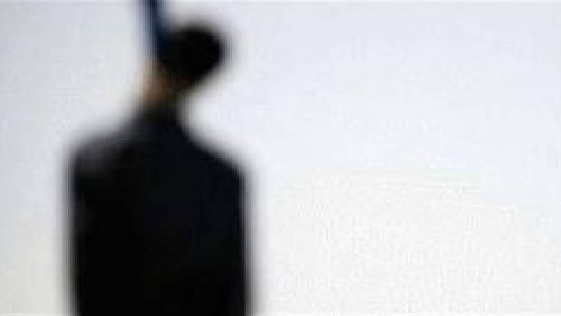 موقوف يشنق نفسه برباط حذاءه في مركز أمن البيادر  .. تفاصيل