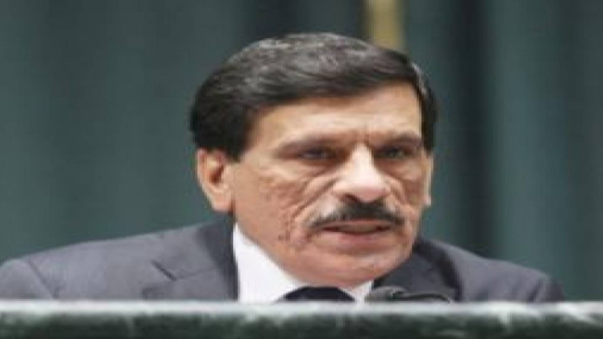 النائب السرور يعتذر عن الاستمرار بعضوية كتلة المبادرة النيابية