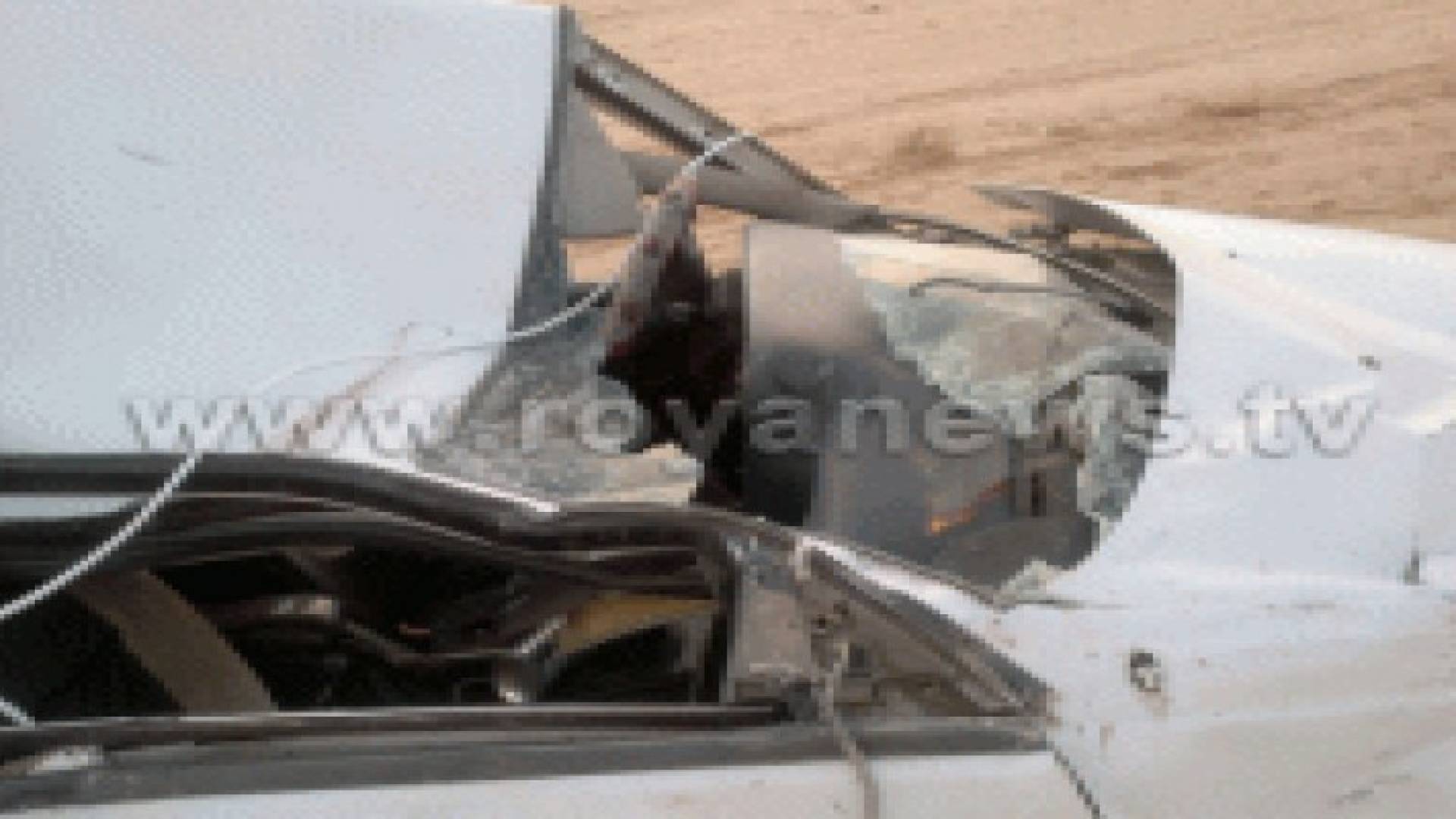 اصابة شخص اثر تدهور مركبة على الطريق الصحراوي.. صور