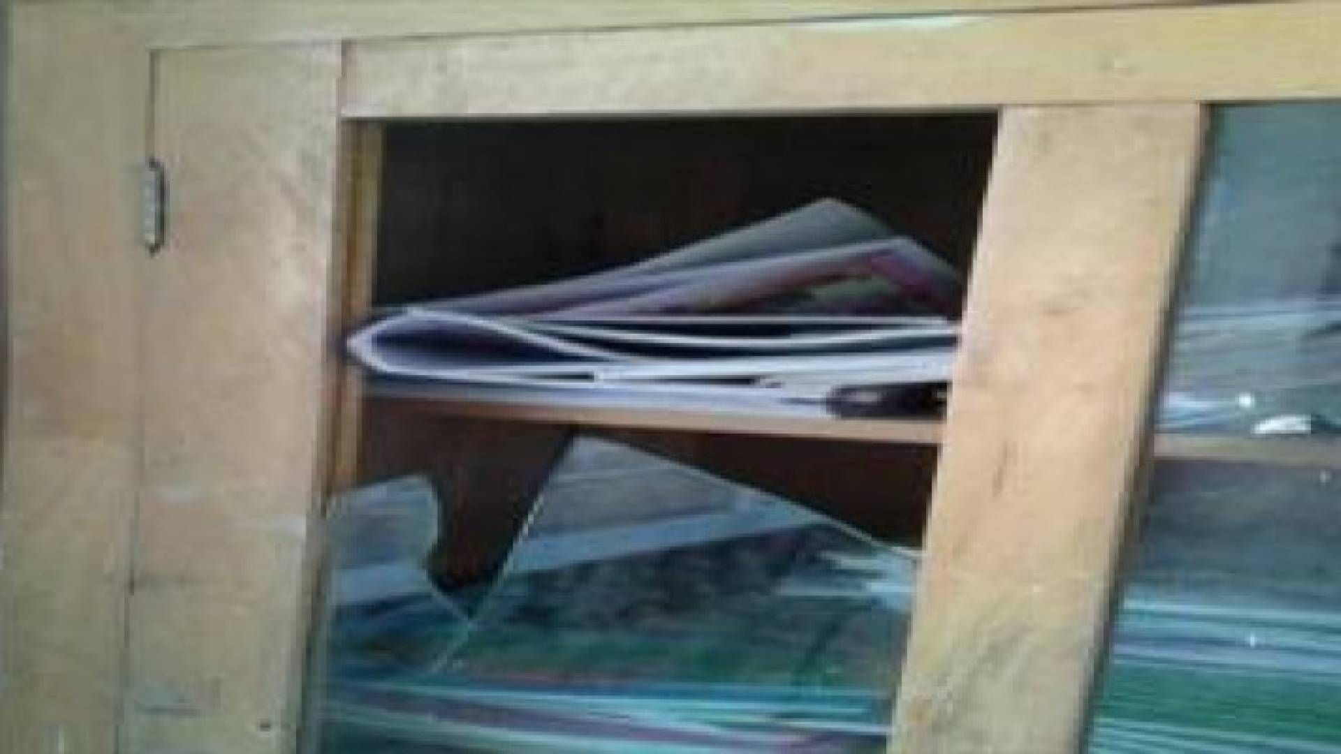 عبث وتكسير بمدرسة بلال الحبشي الاساسية في ذيبان.. صور