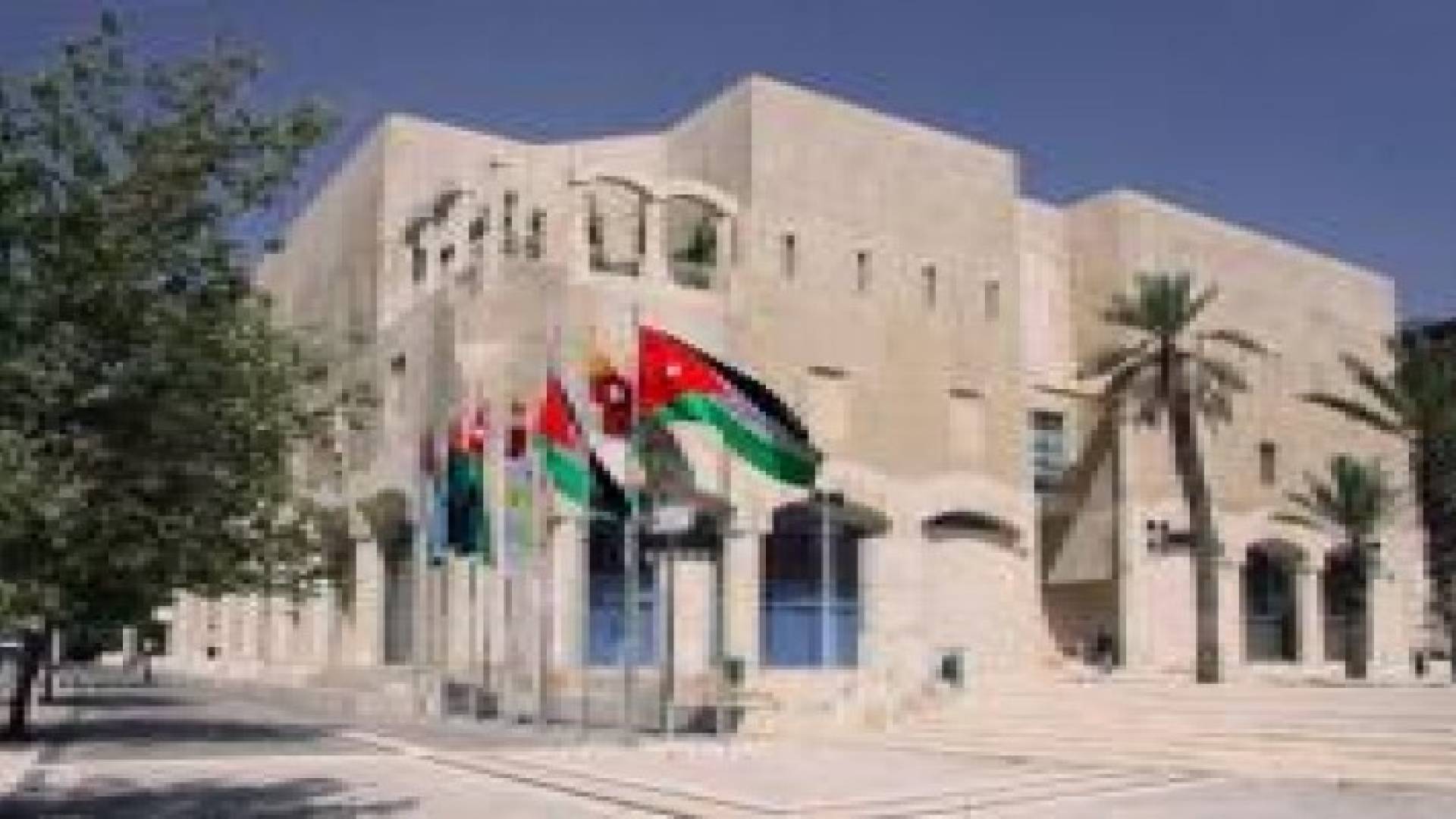 "الأمانة" تدعو المواطنين والسائقين للمحافظة على نظافة عمان