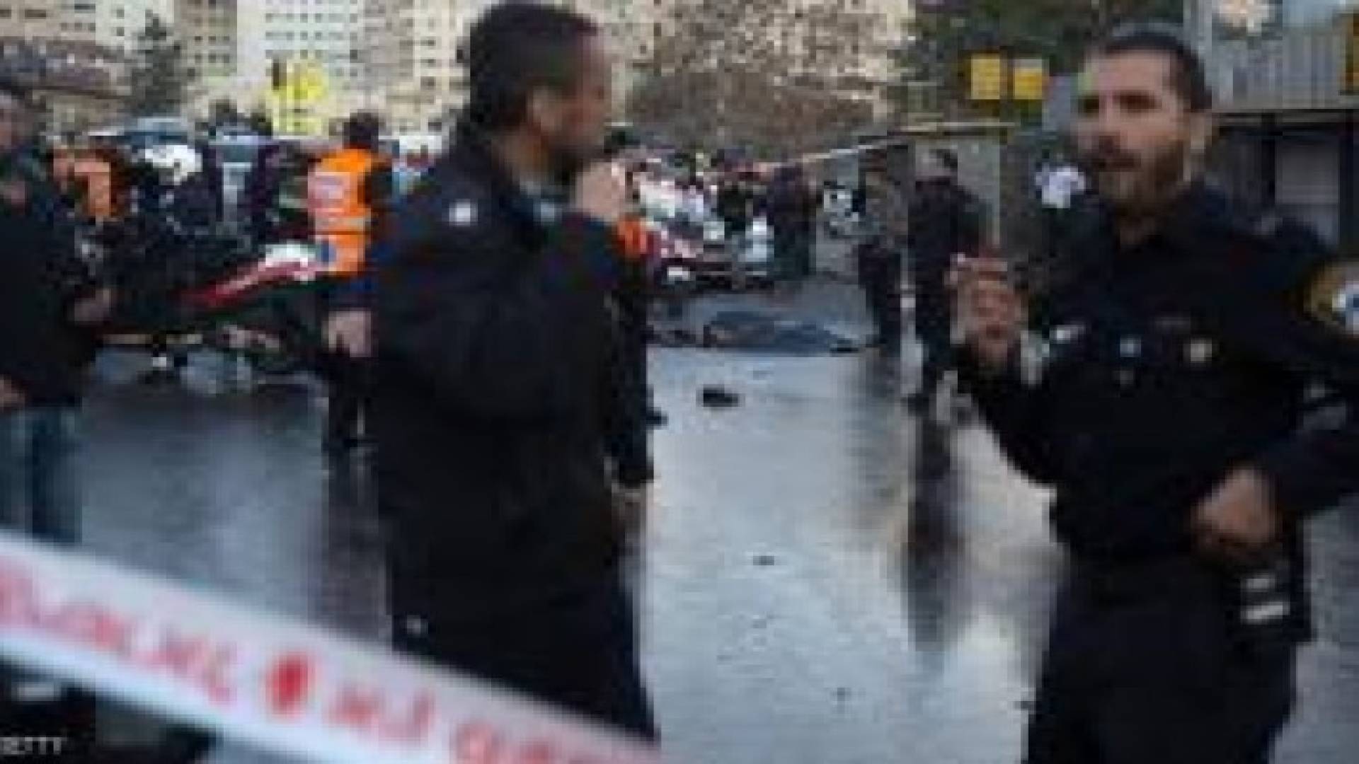 عامل فلسطيني يهاجم مستوطنين بمطرقة قرب رام الله