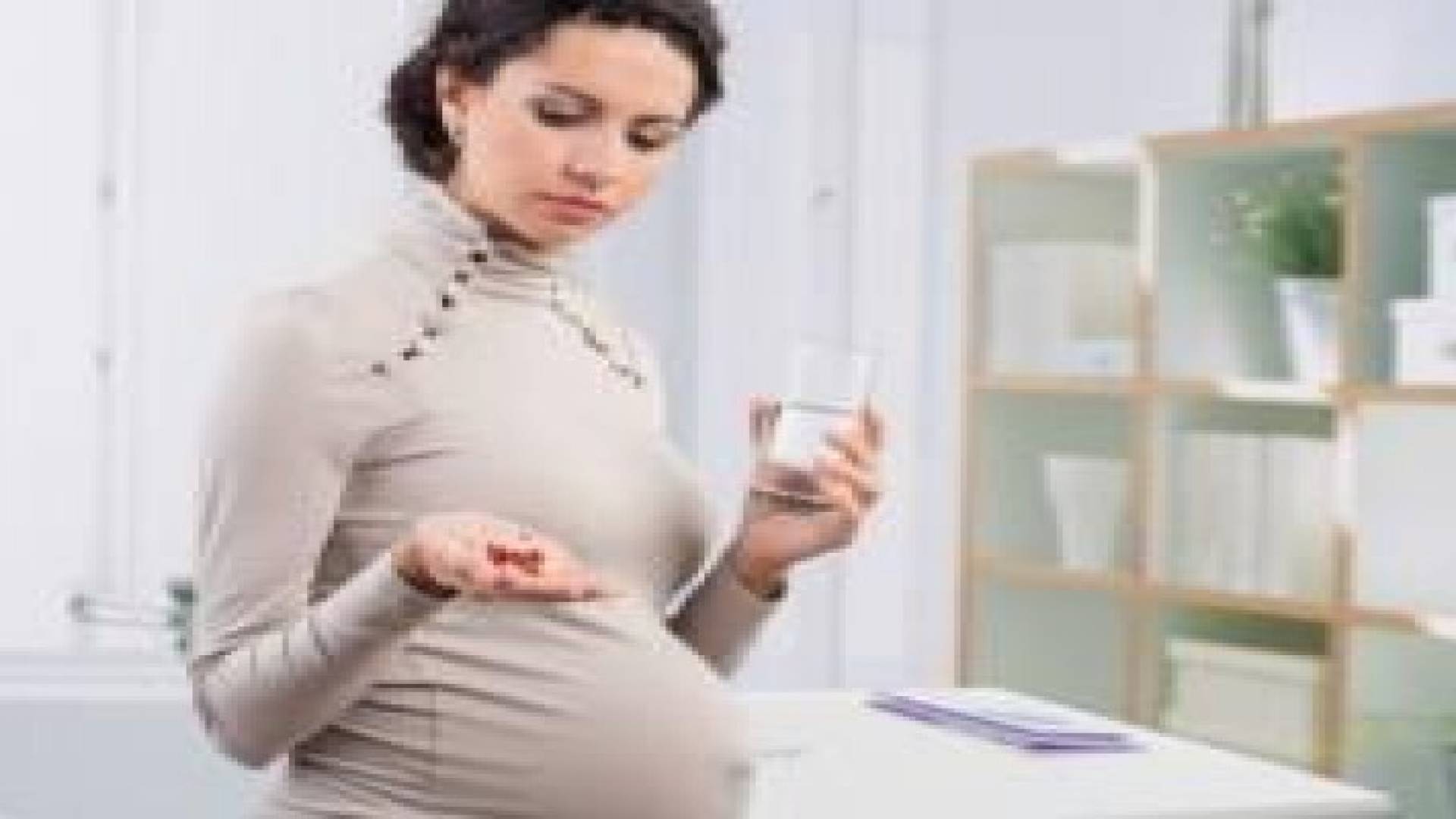 تناول الحامل مضادات الاكتئاب يزيد مخاطر توحد المولود