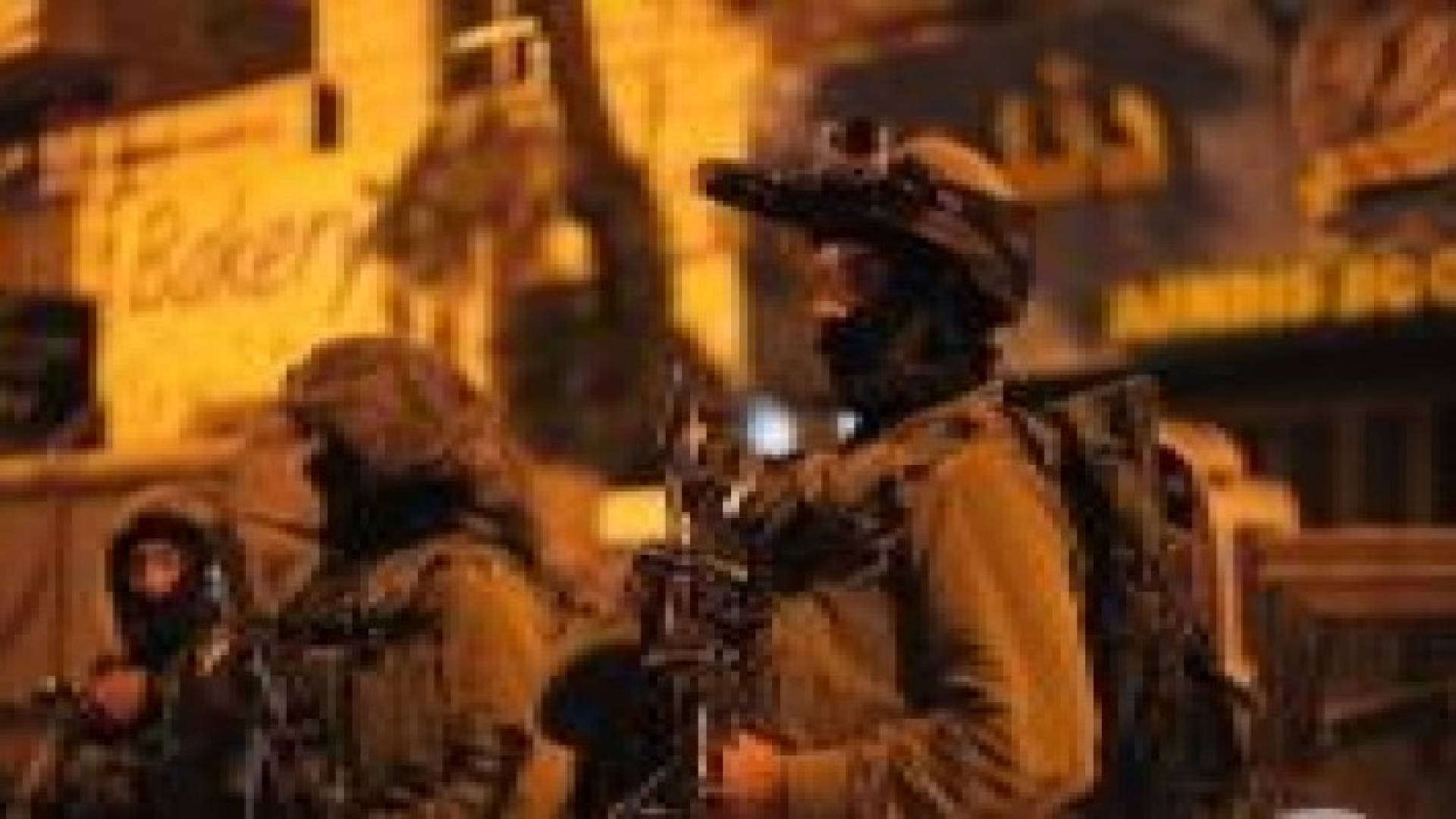 الاحتلال يداهم منزل شهيد ويعتقل 3 من الخليل