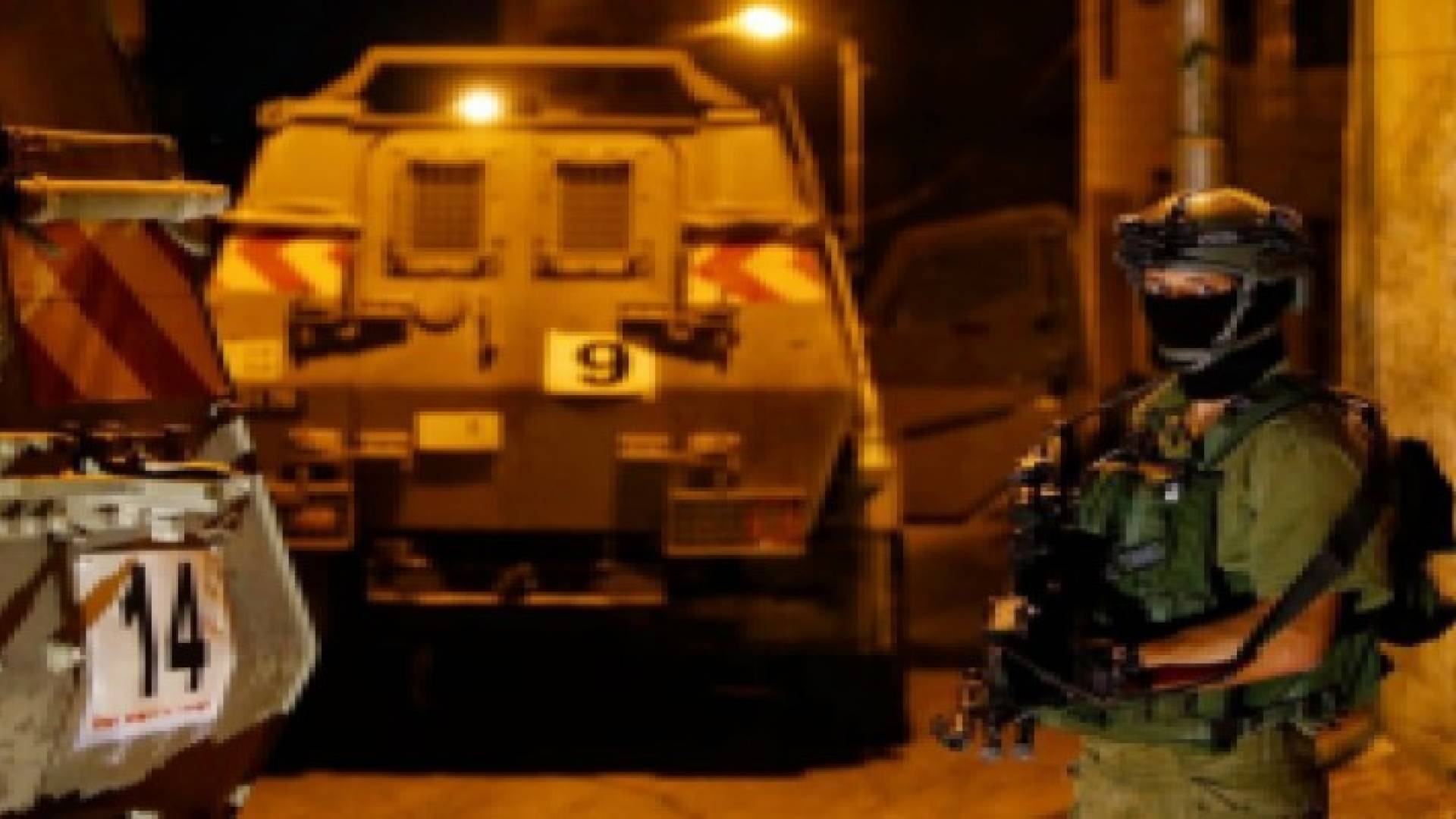 حملة اعتقالات ومداهمات ليلية بالضفة