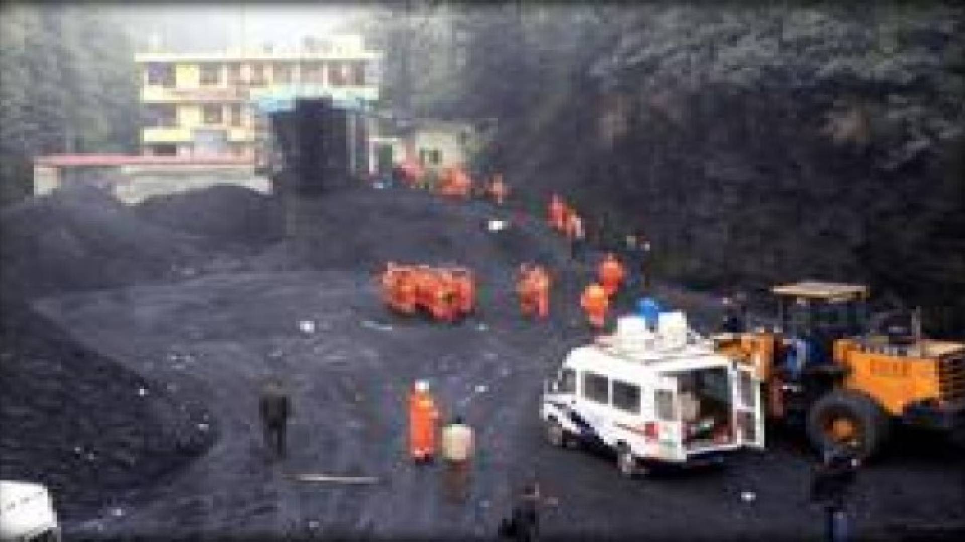 انفجار يحاصر 19 عاملا داخل منجم للفحم بالصين