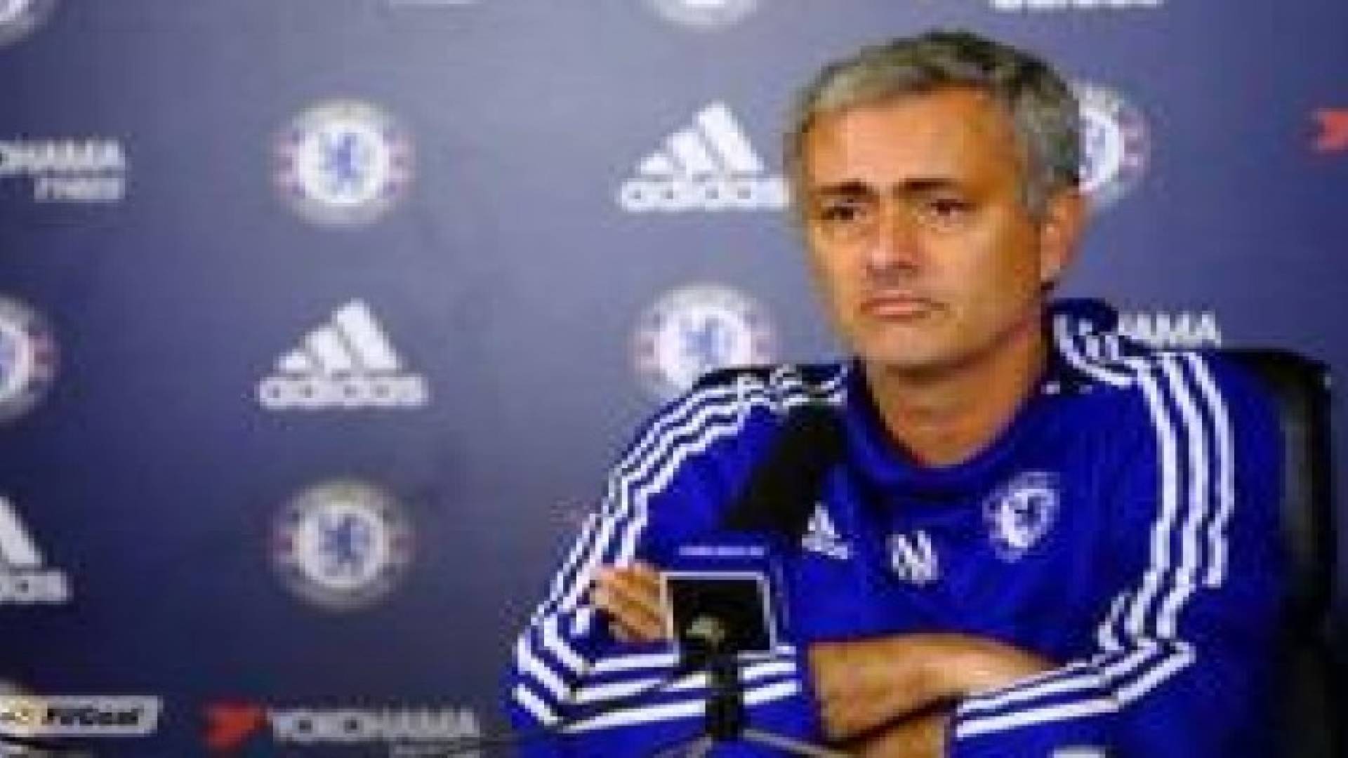 نادي تشيلسي الانجليزي يقيل مديره الفني جوزيه مورينيو