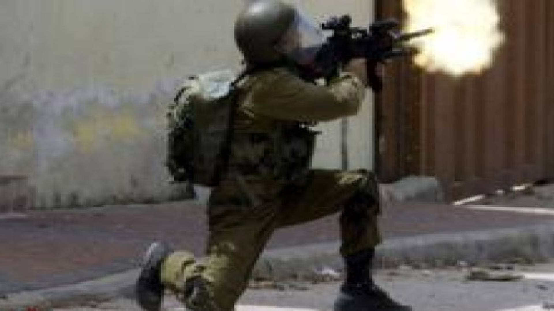 إصابة 14 فلسطينيا بمواجهات مع الاحتلال الإسرائيلي