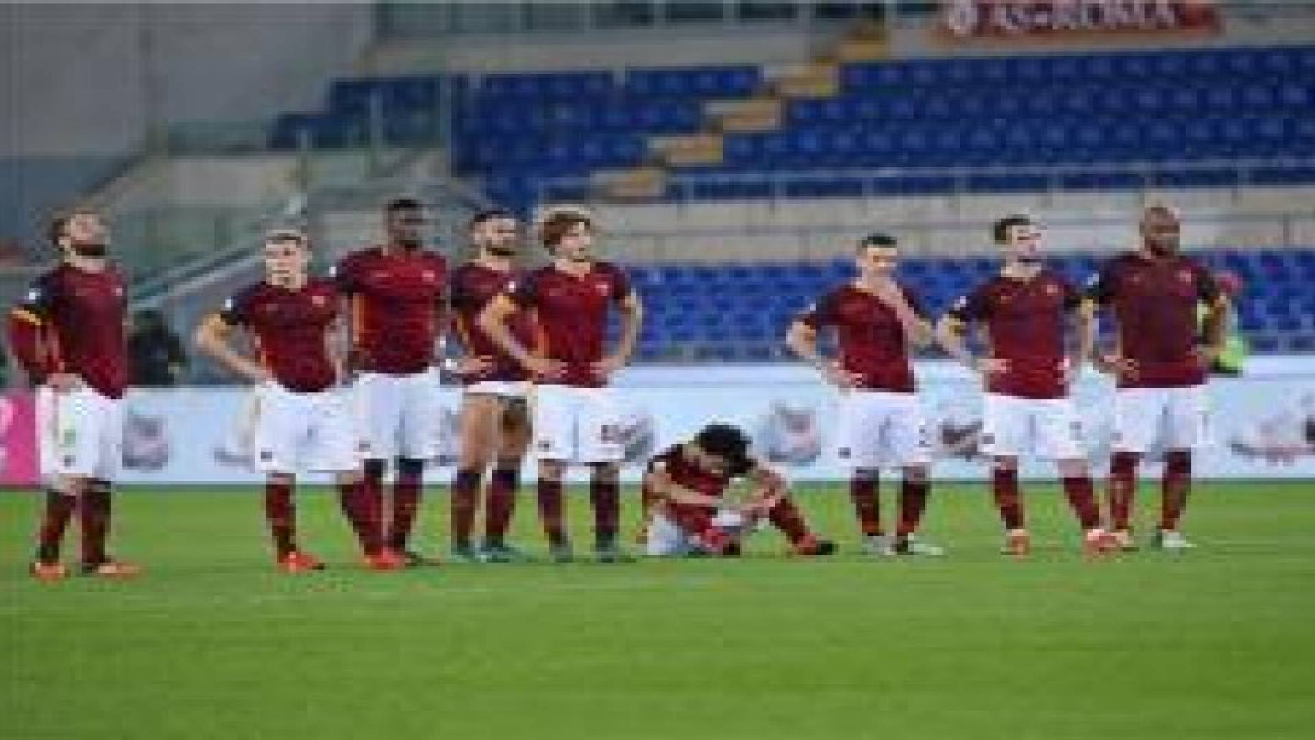 جماهير روما تقذف اللاعبين بالبيض أثناء العشاء الجماعي