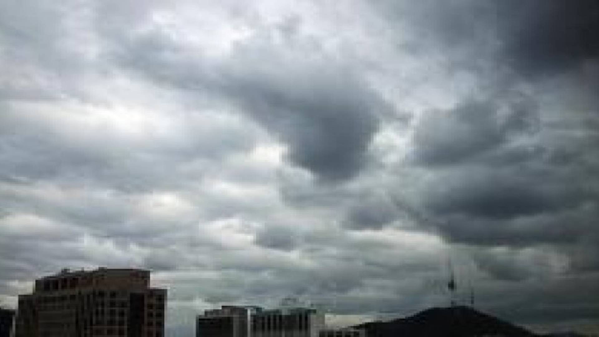 طقس السبت.. بارد وغائم جزئي مع فرصة لزخات محدودة من المطر