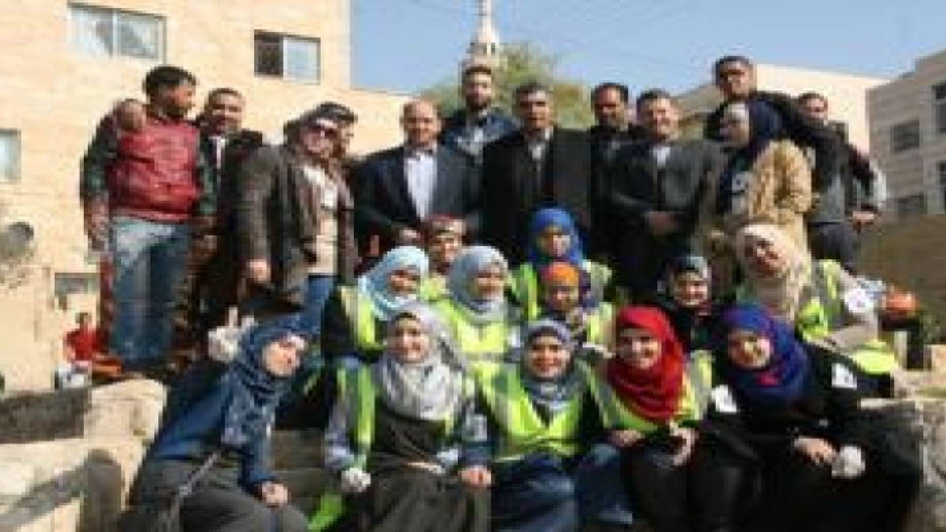 منطقة ماركا تنفذ حملة تطوعية في حديقة قوس قزح
