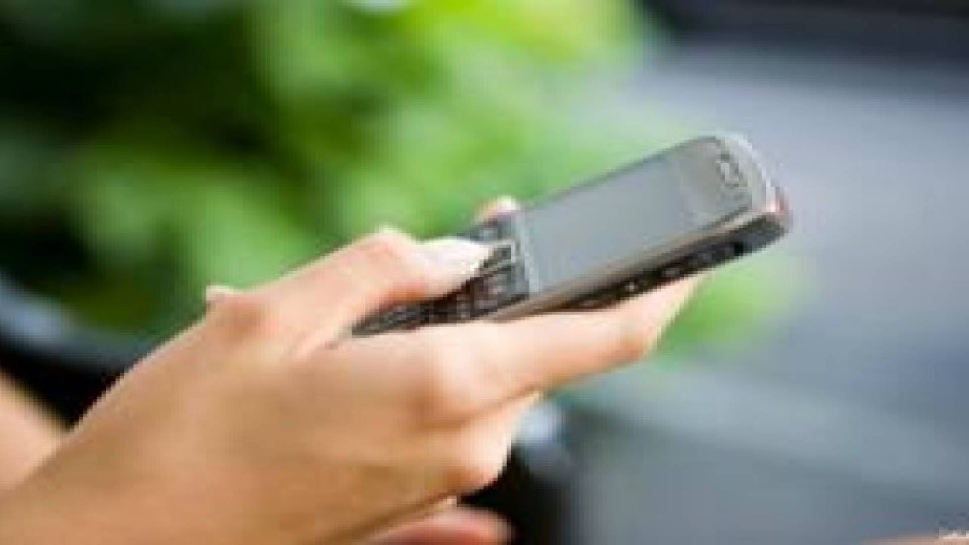 الاتصالات تحذر المواطنين من رسائل التواصل الاجتماعي المجهولة