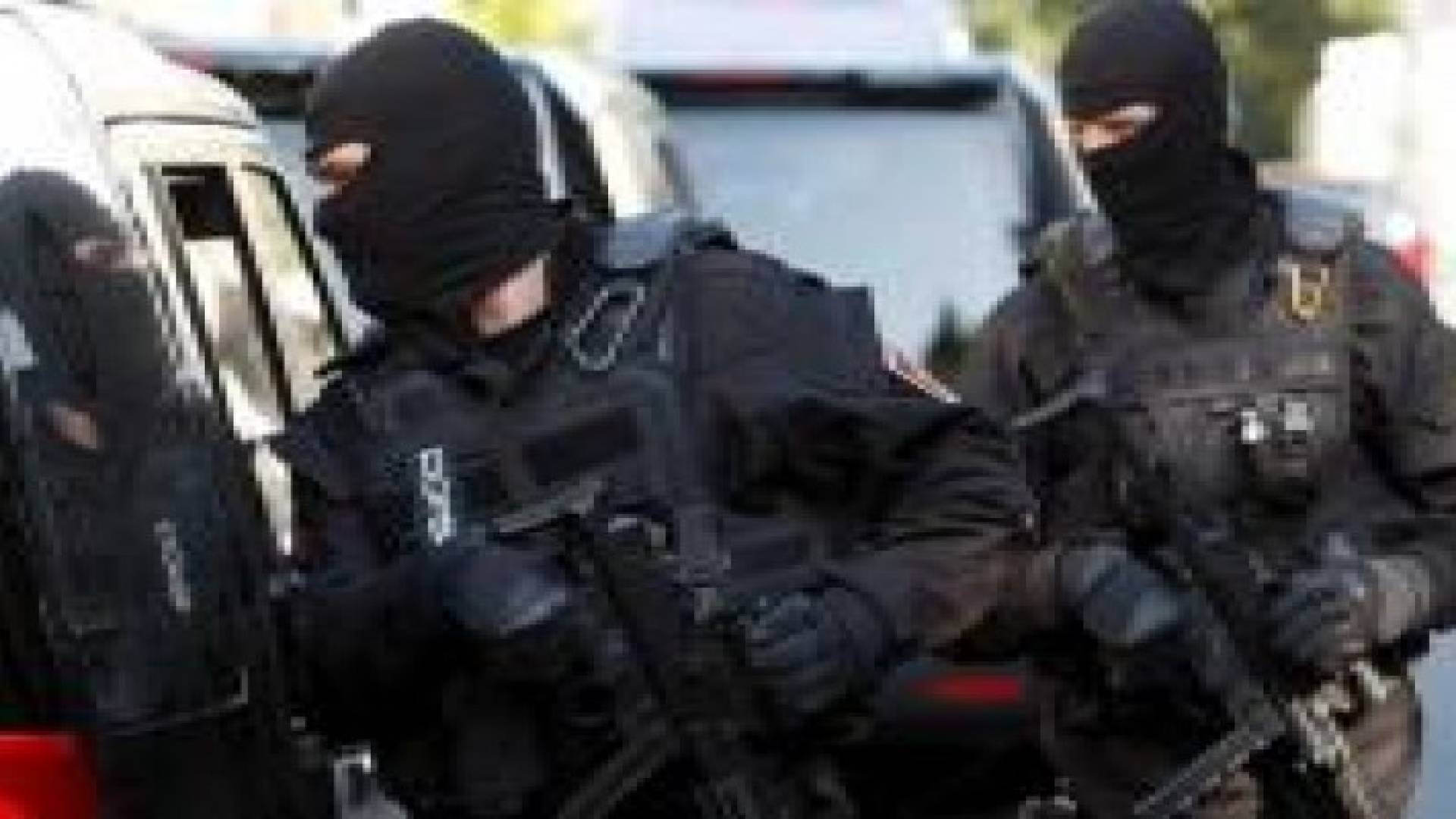 إخلاء مركزين تجاريين في موسكو بعد بلاغات بوجود متفجرات