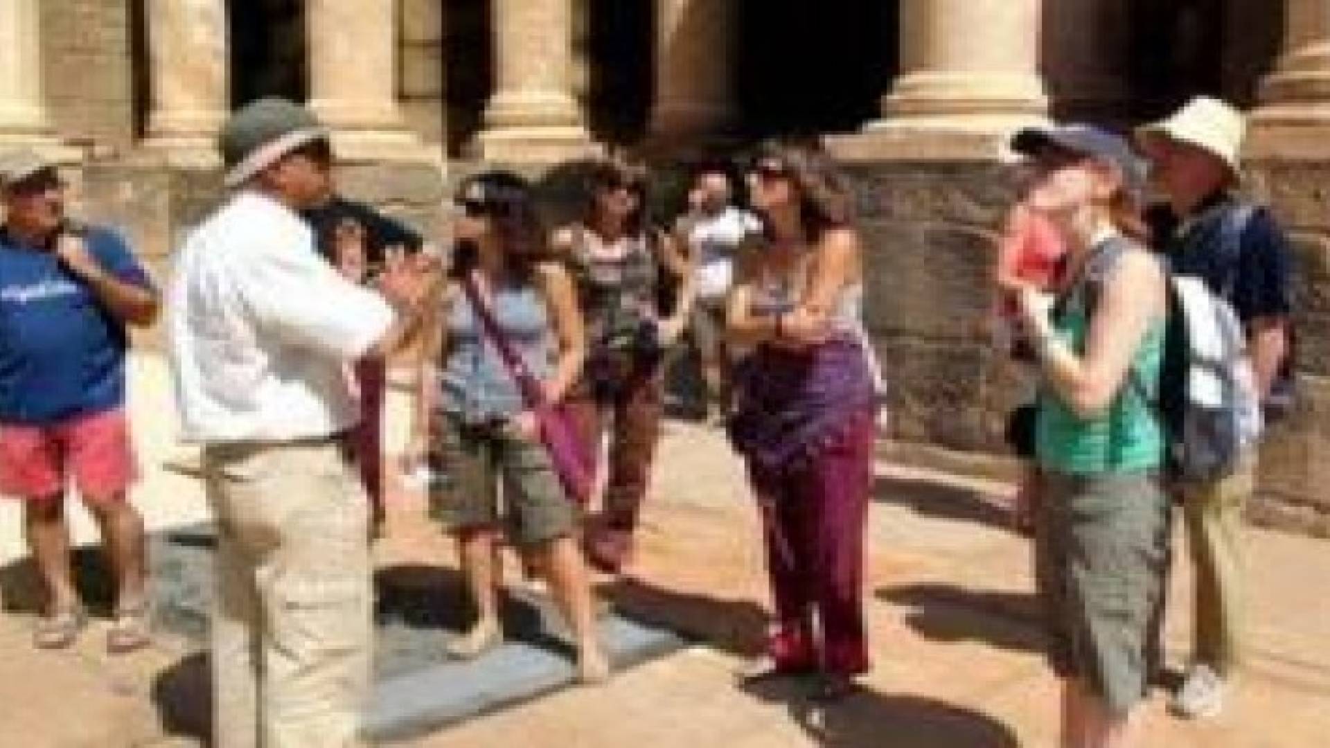 الفايز يتوقع ارتفاع اعداد السياح القادمين إلى المملكة