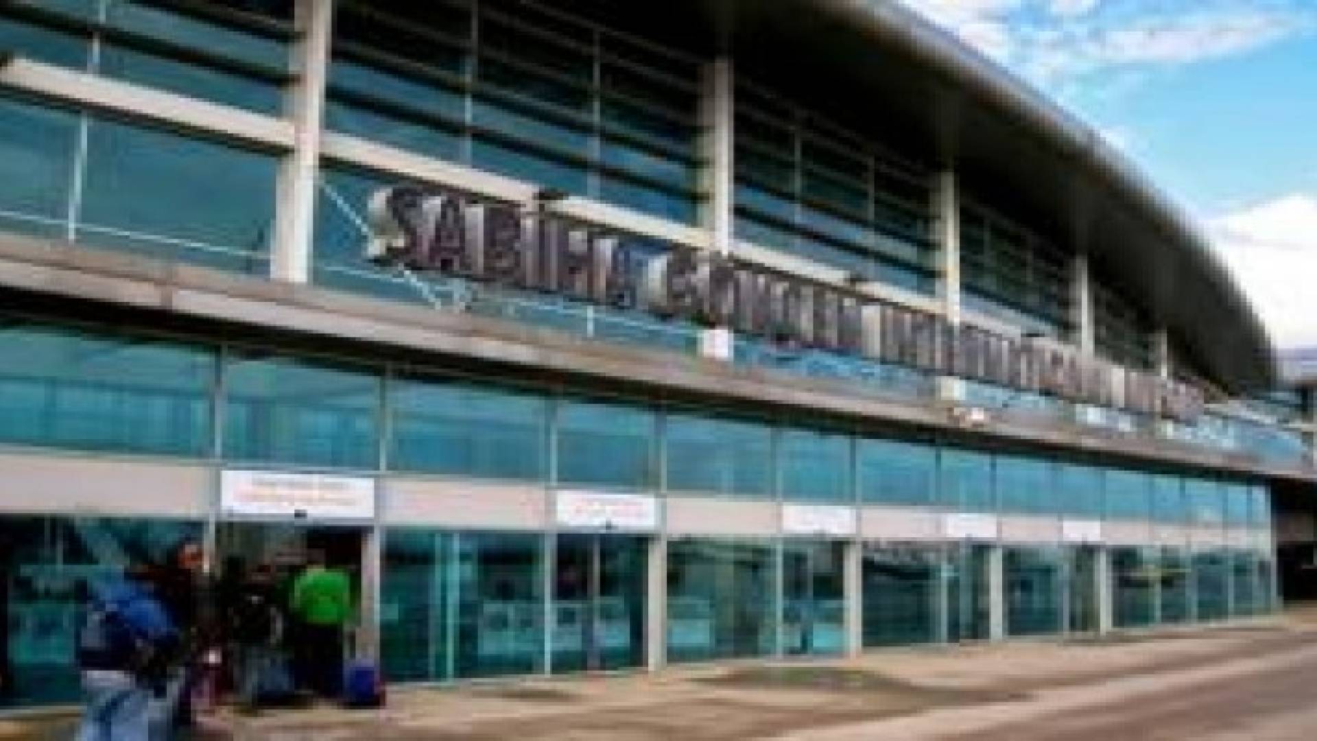 تركيا: انفجار بموقف طائرات بمطار بمدينة اسطنبول وانباء عن اصابات