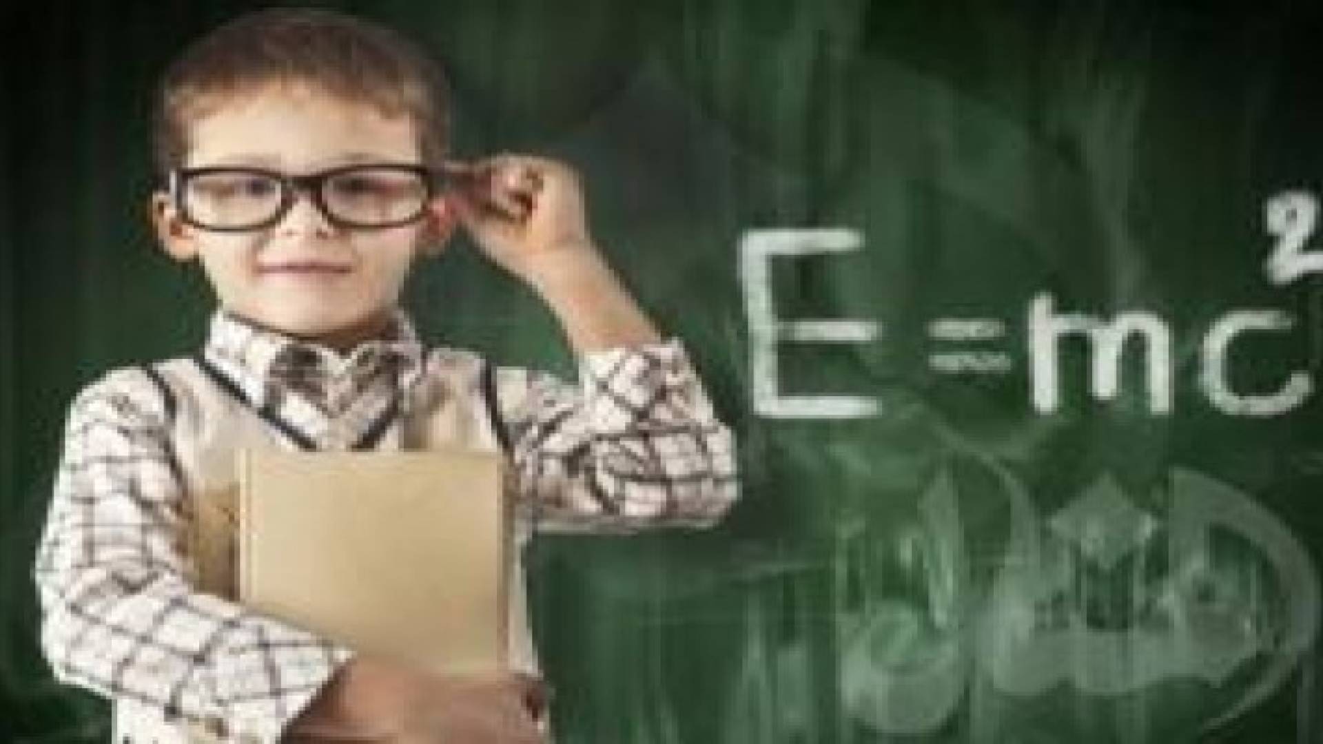 علماء يحددون العمر المثالي لإنجاب الأطفال الأذكياء