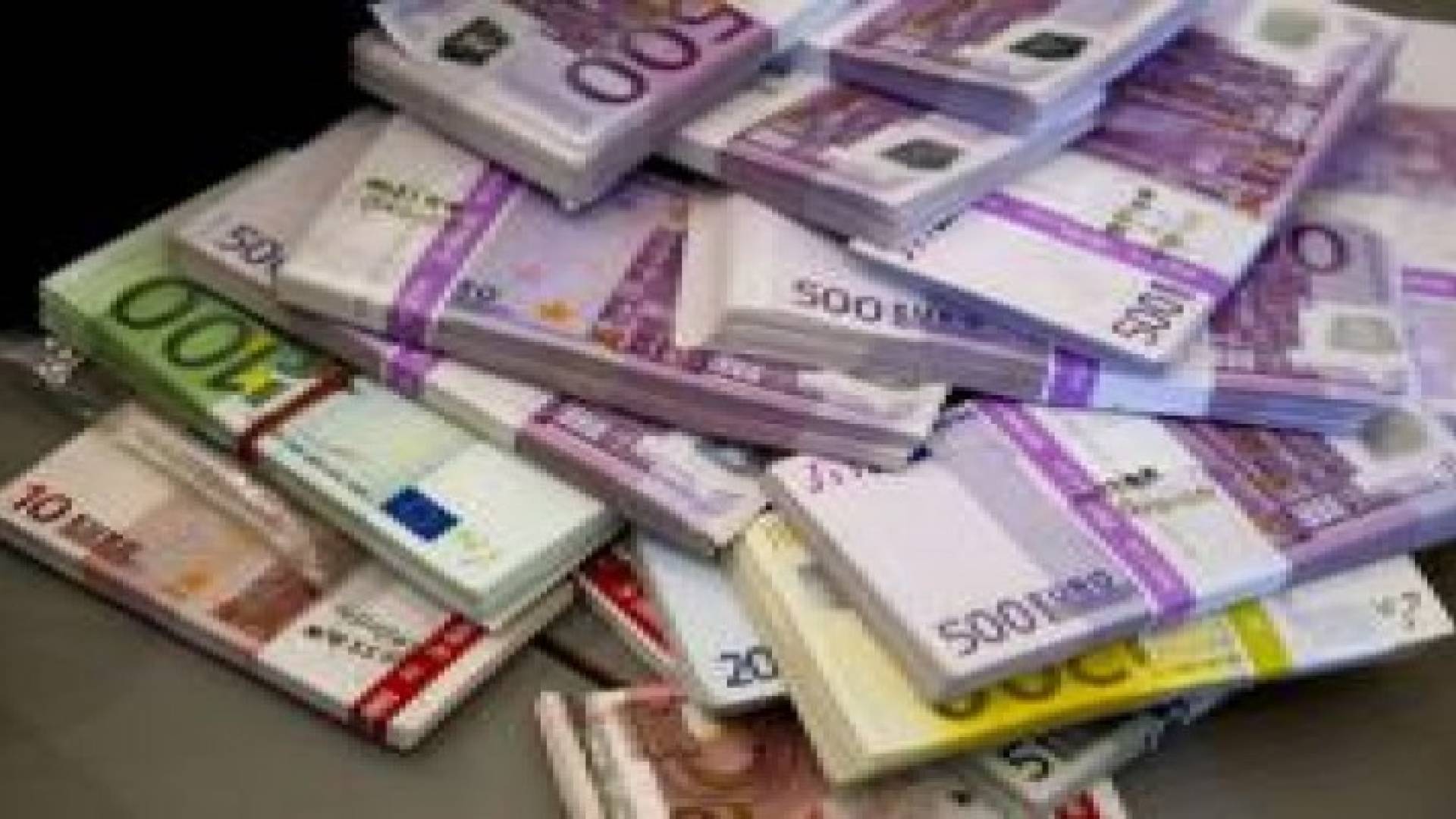 عودة اليورو للارتفاع مقابل الدولار الأميركي بعد انخفاض