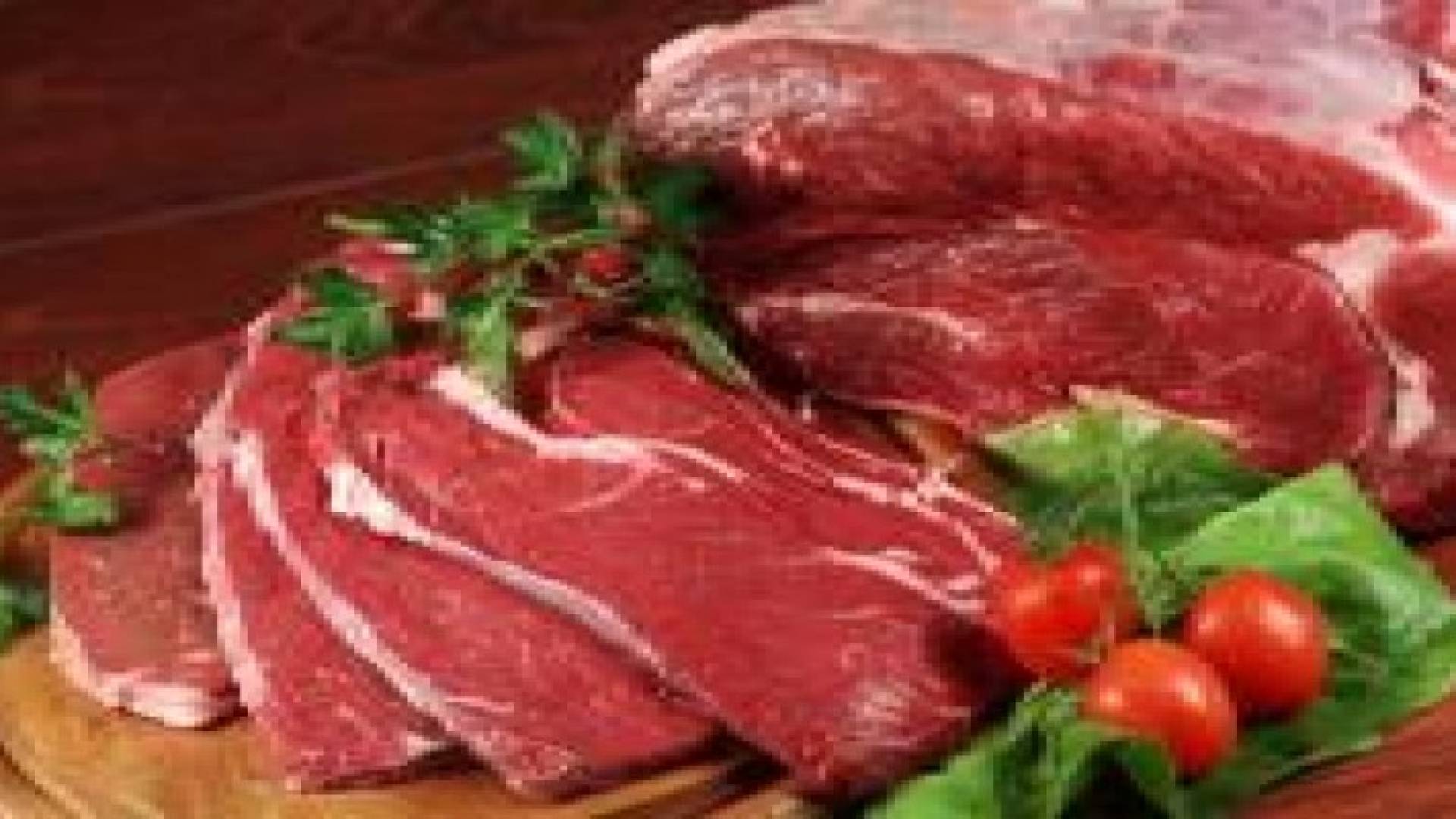 العلماء: خطر الإصابة بالجلطة الدماغية يزداد بتناول اللحوم الحمراء