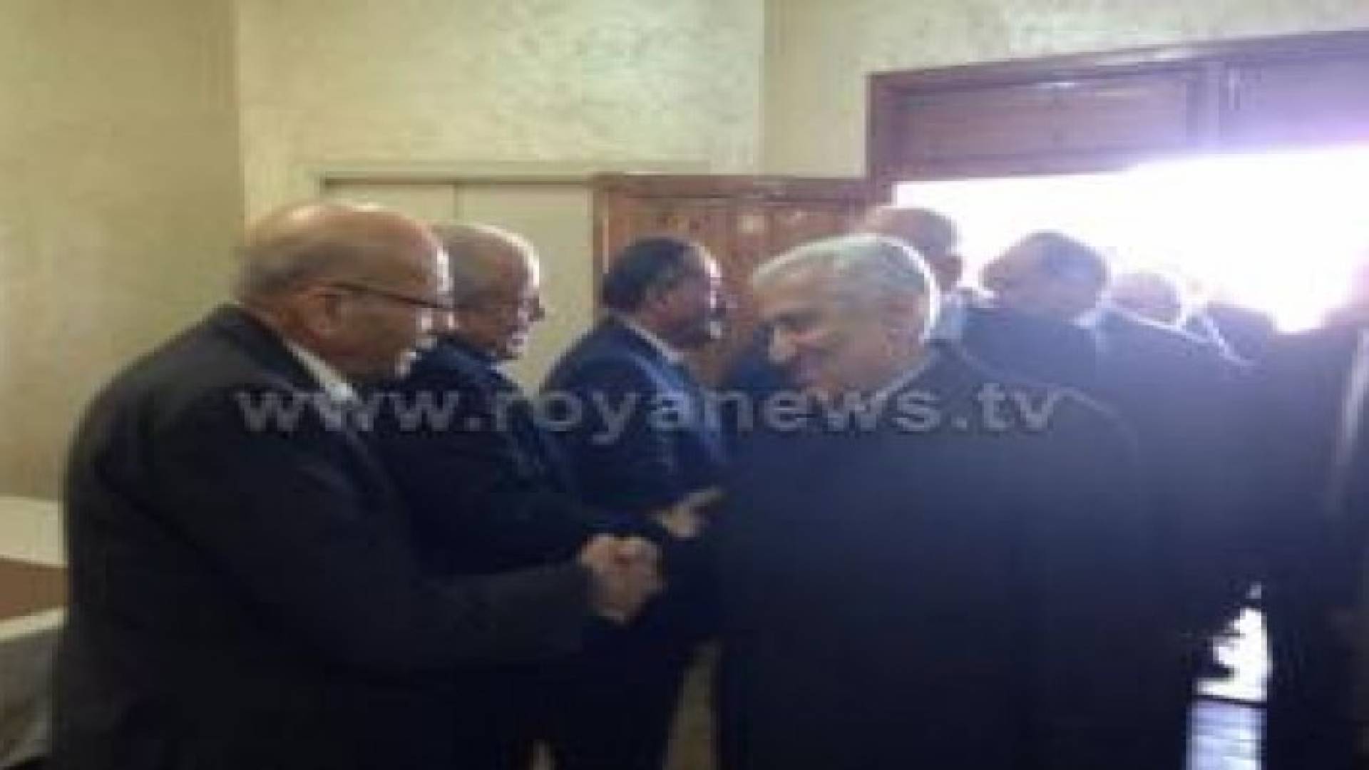 بالصور : النسور  وعدد من وزرائه يقدمون التهاني لأبناء الطوائف المسيحية بالمملكة