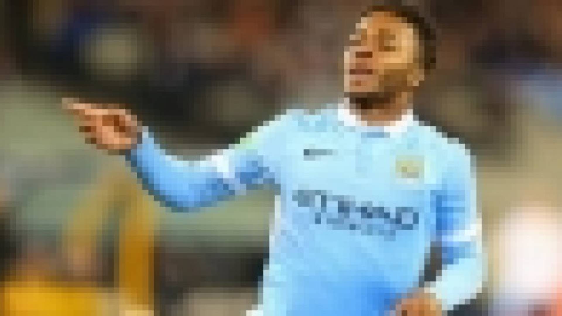 سترلينغ: أغويرو لاعب عالمي