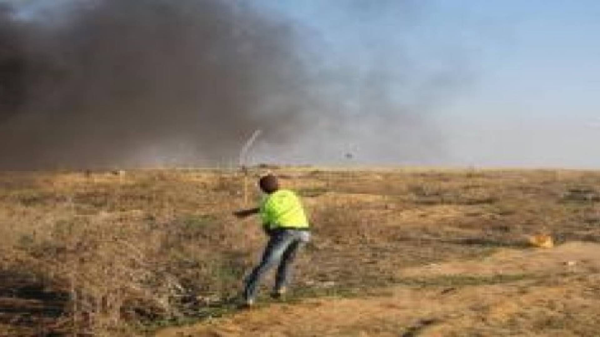 استشهاد فلسطيني وإصابة 20 في مواجهات مع الجيش الإسرائيلي على حدود غزة