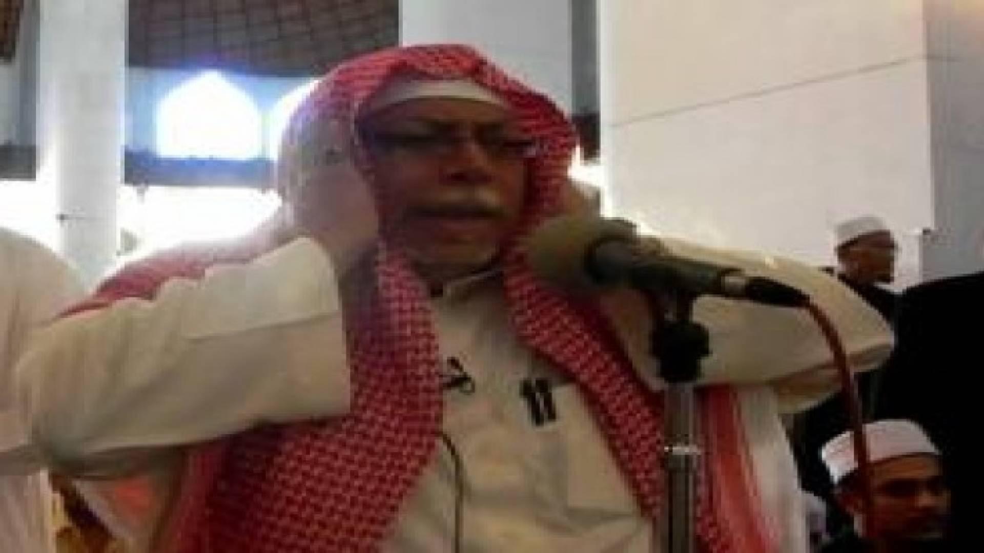 وفاة مؤذن المسجد الحرام محمد سراج معروف ..فيديو
