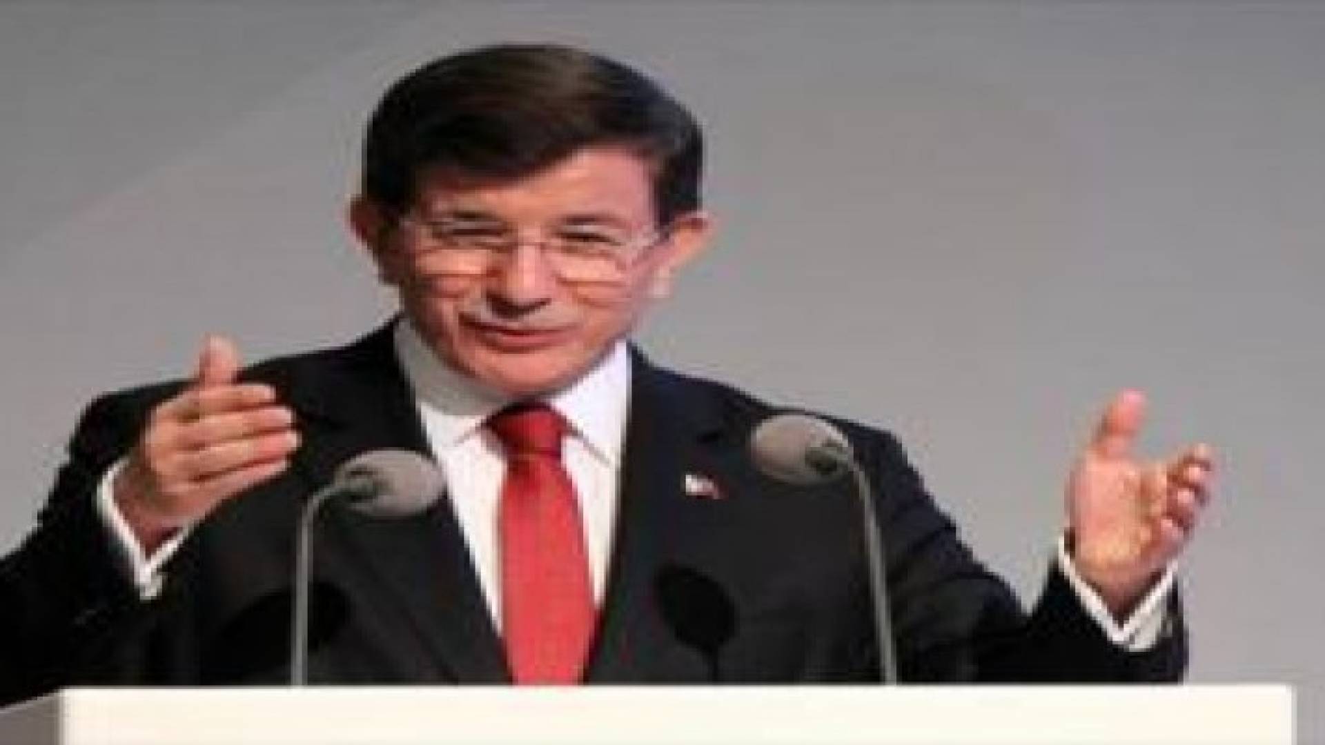 أوغلو يجدد دعم بلاده للمعارضة السورية