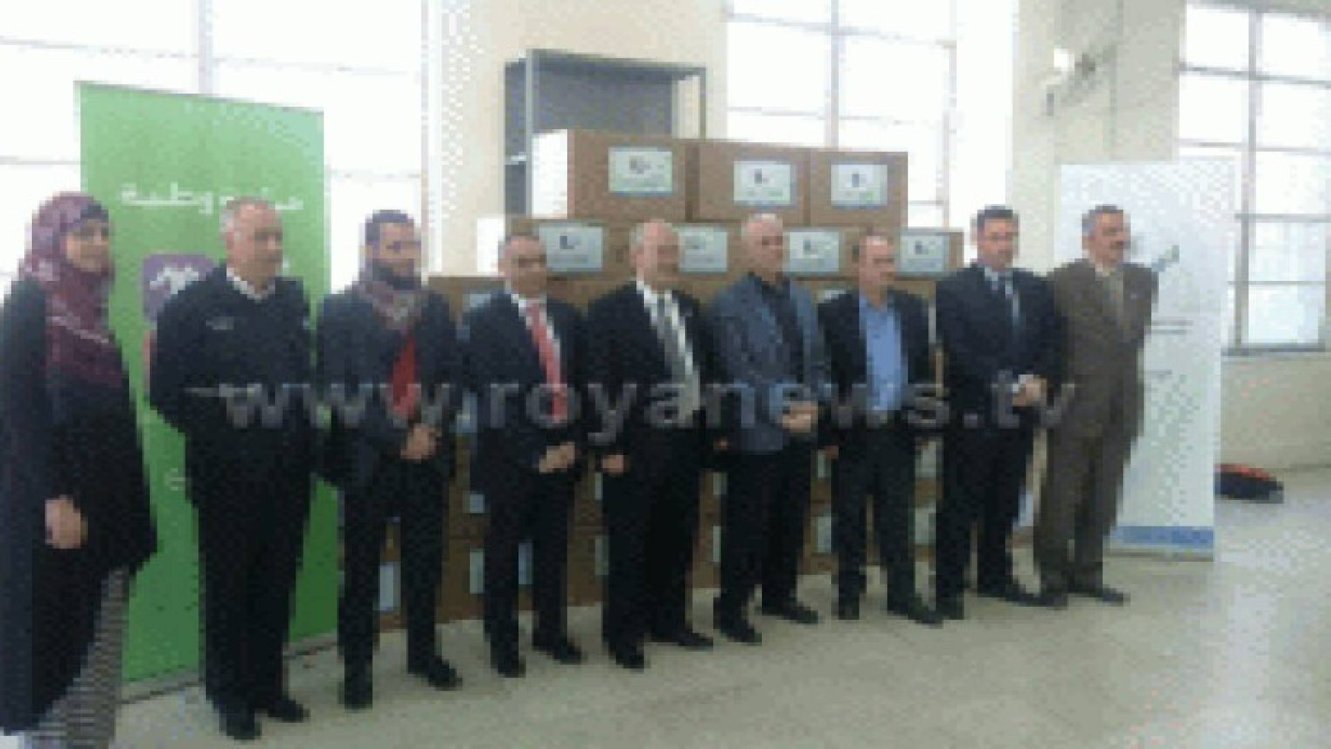 نقابة المهندسين تقدم 16550 قطعة ملابس لدعم الاسر الاقل حظا.. صور