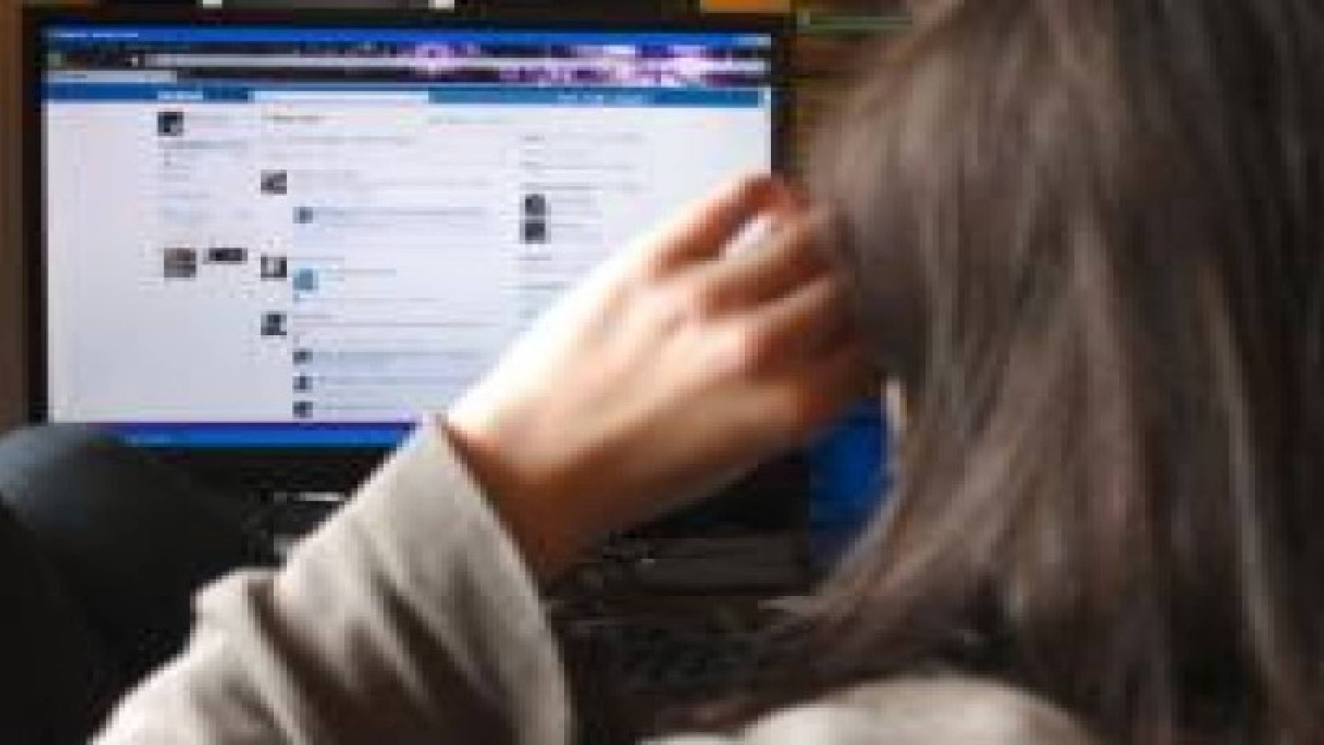 10 قضايا شغلت الفيسبوك في 2015