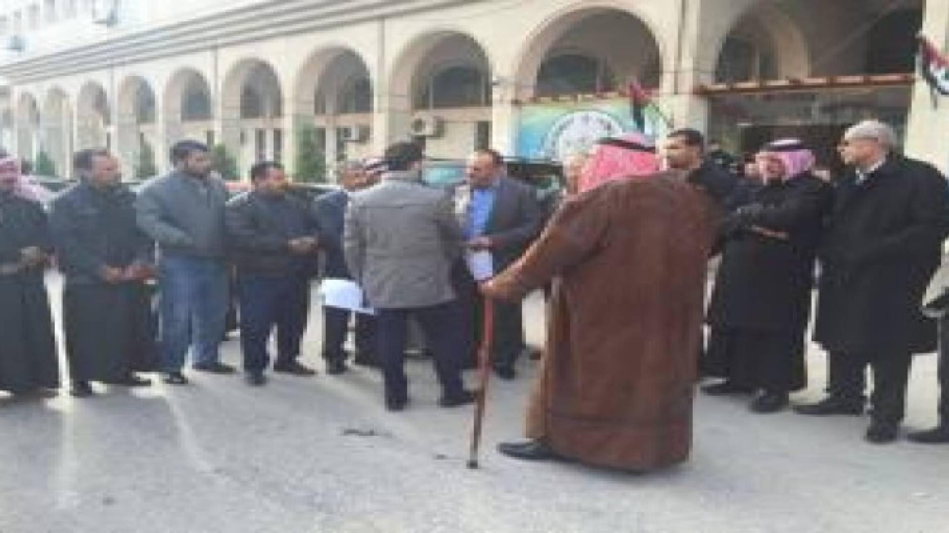 مزارعو وادي الأردن ينفذون اعتصاما أمام وزارة الزراعة