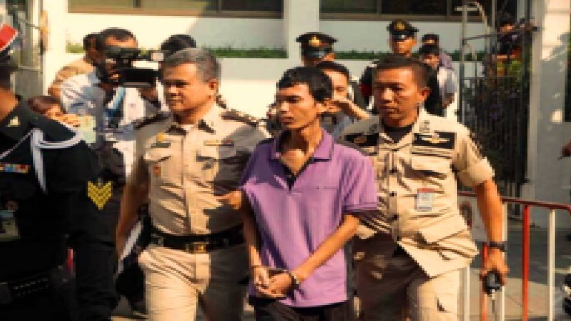 كلبة أنتجوا كتابا وفيلما عنها وسجنوا من أهانها 37 سنة