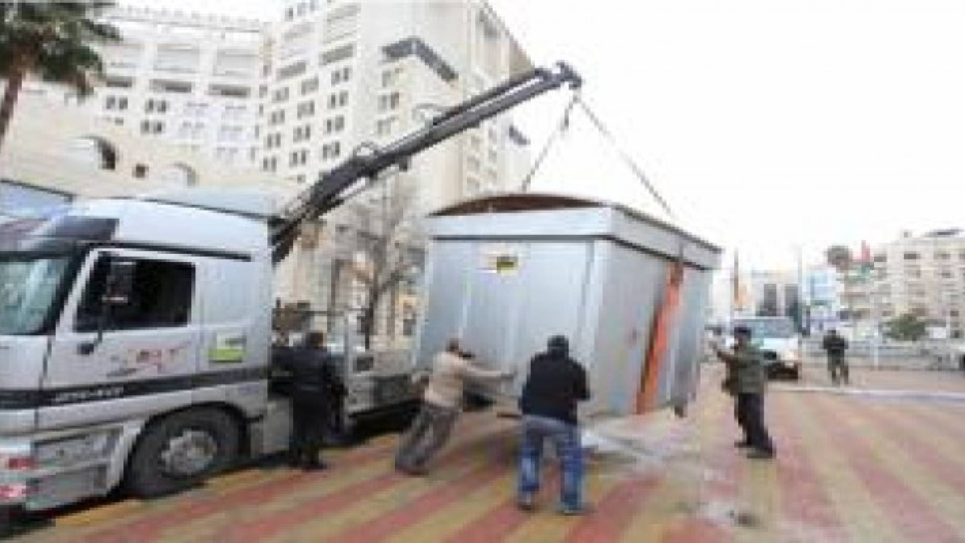 بالصور : الأمانة تعلن الطوارىء القصوى وتضع أجهزتها على أهبة الاستعداد