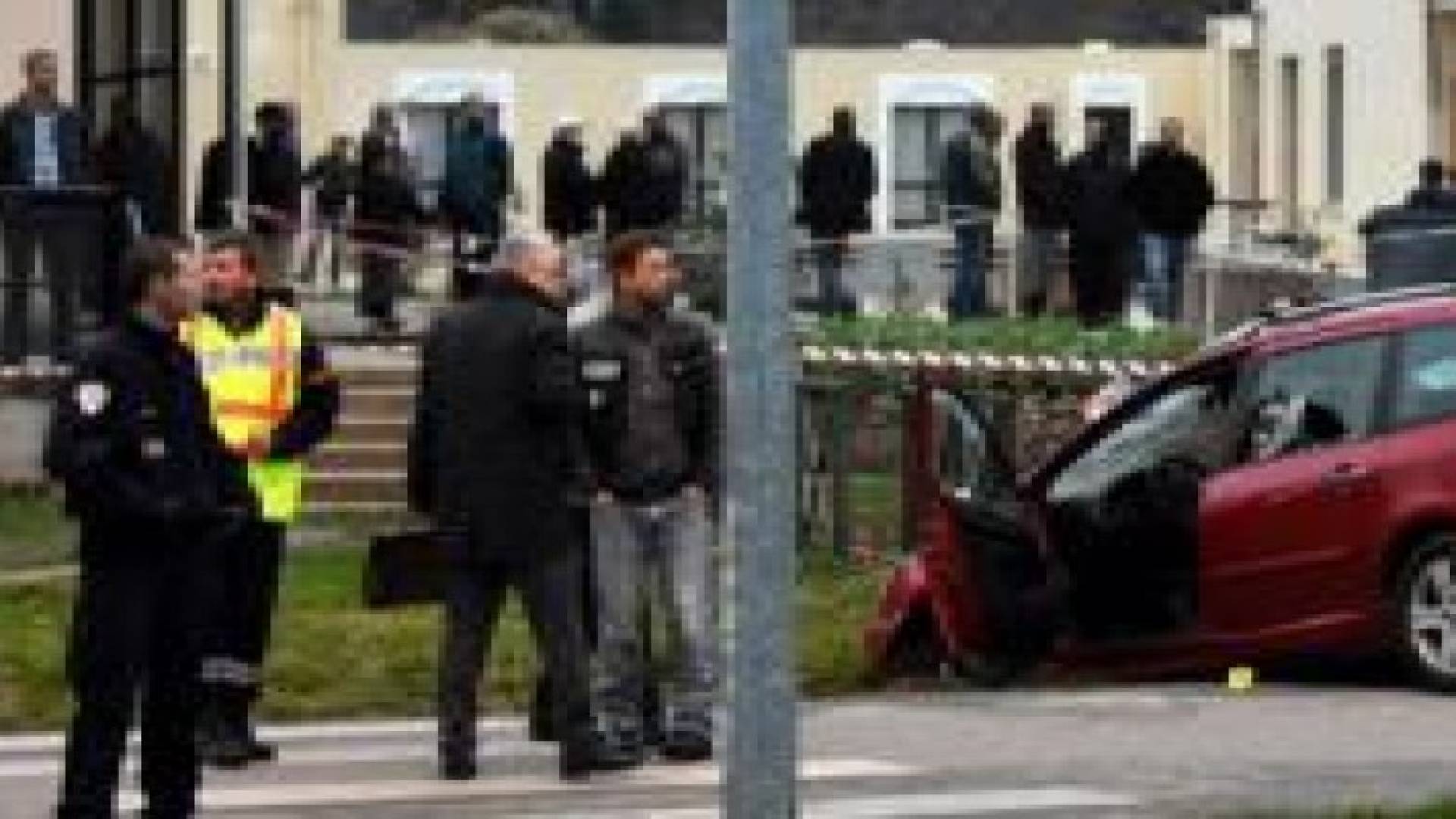 فرنسا: إصابة رجل بعد محاولته دهس عسكريين أمام مسجد مدينة فالنس